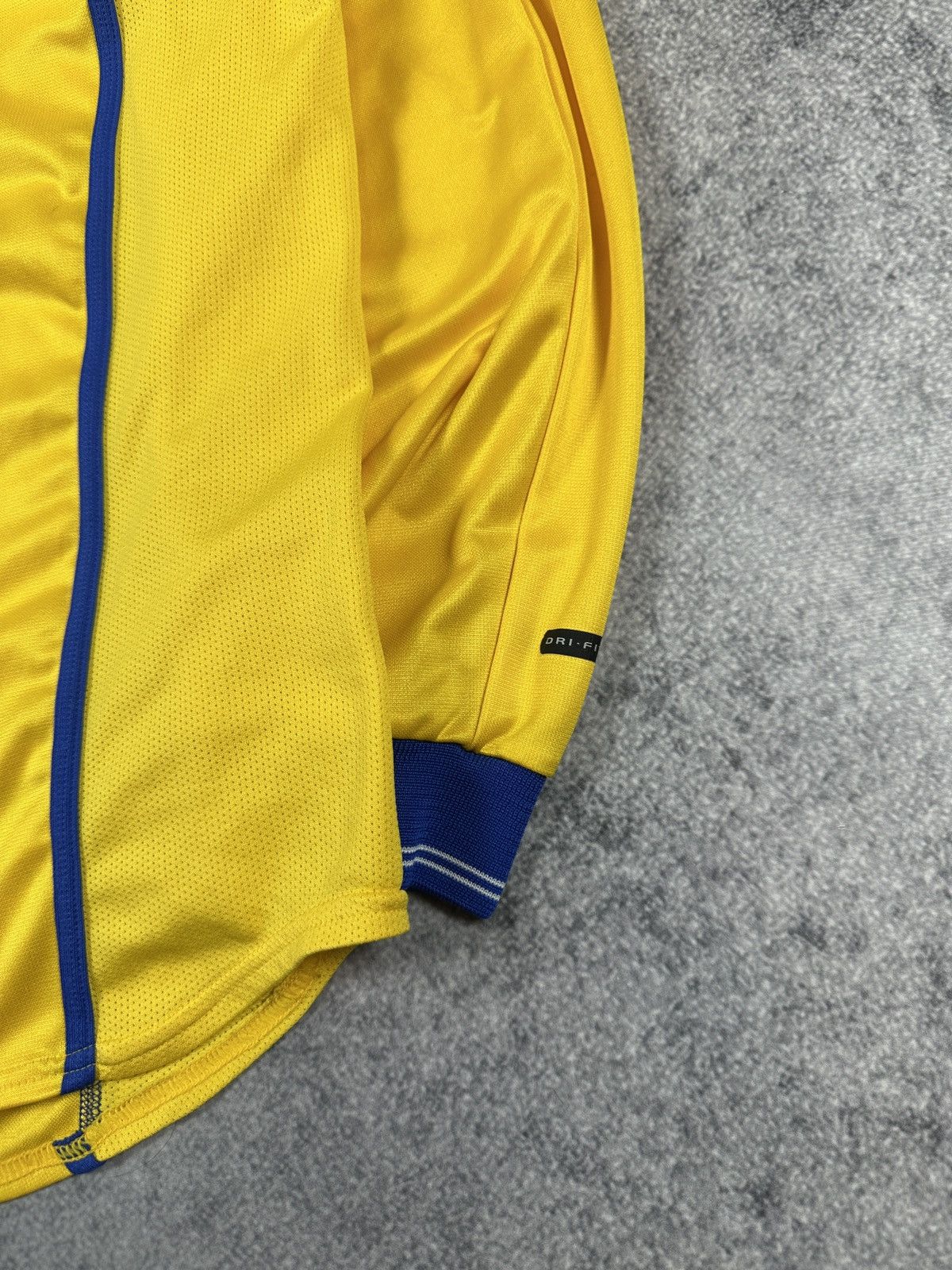 Nike Vintage Nike Leeds United Soccer Jersey Blokecore 90s Style Size US XL / EU 56 / 4 - 3 Thumbnail