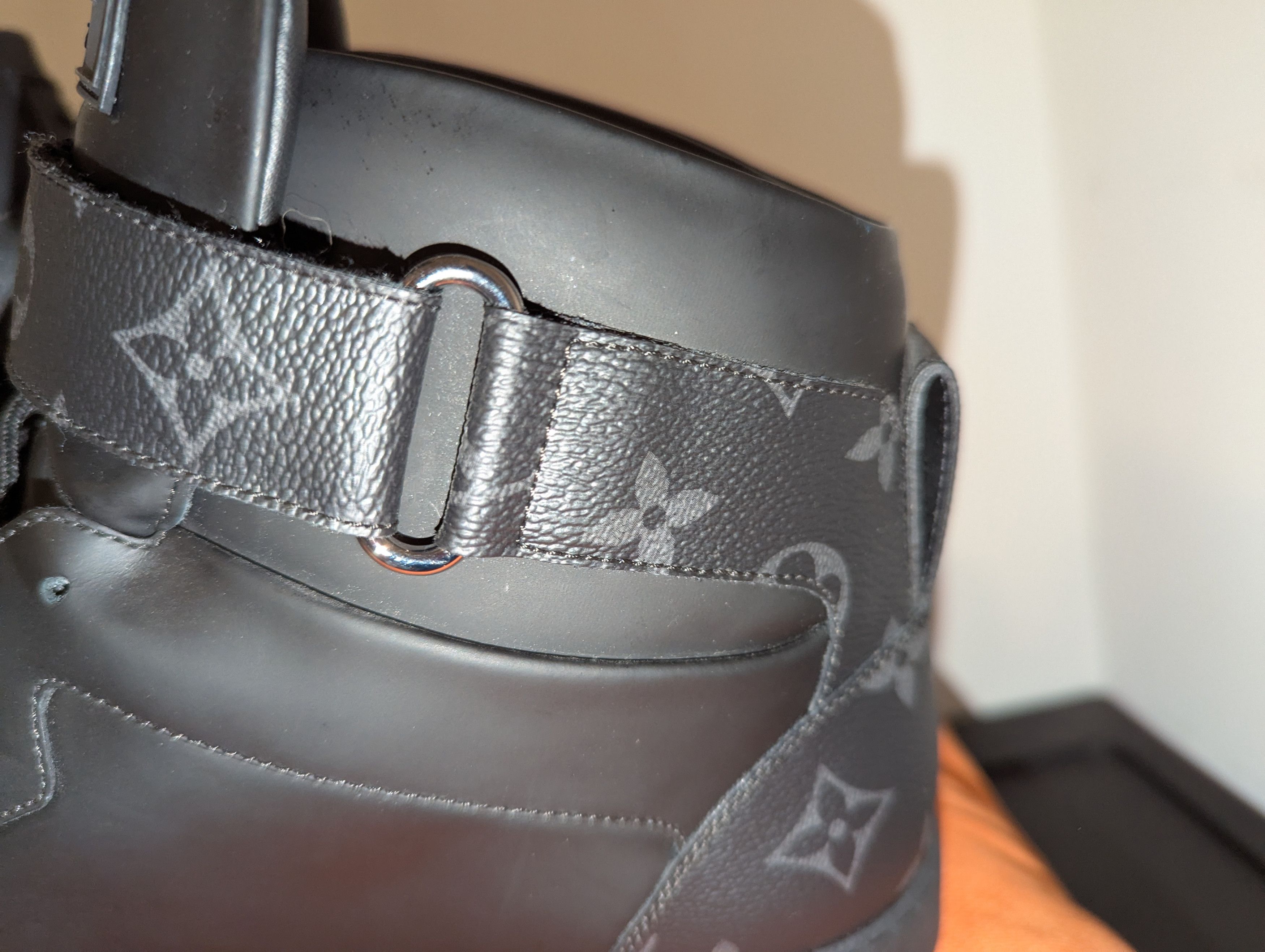 Louis Vuitton LOUIS VUITTON ECLIPSE RIVOLI HIGH TOP SNEAKER Size US 8.5 / EU 41-42 - 8 Thumbnail