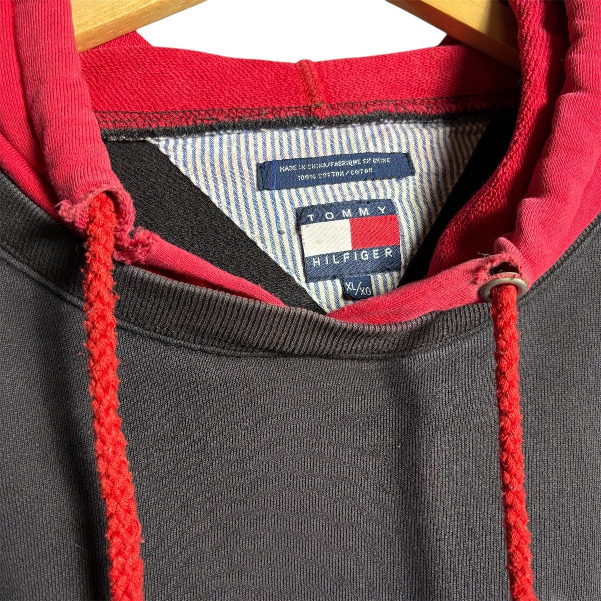 Tommy Hilfiger Vintage 90s Tommy Hilfiger Sailing Flag Distressed Hoodie Size US XL / EU 56 / 4 - 6 Thumbnail