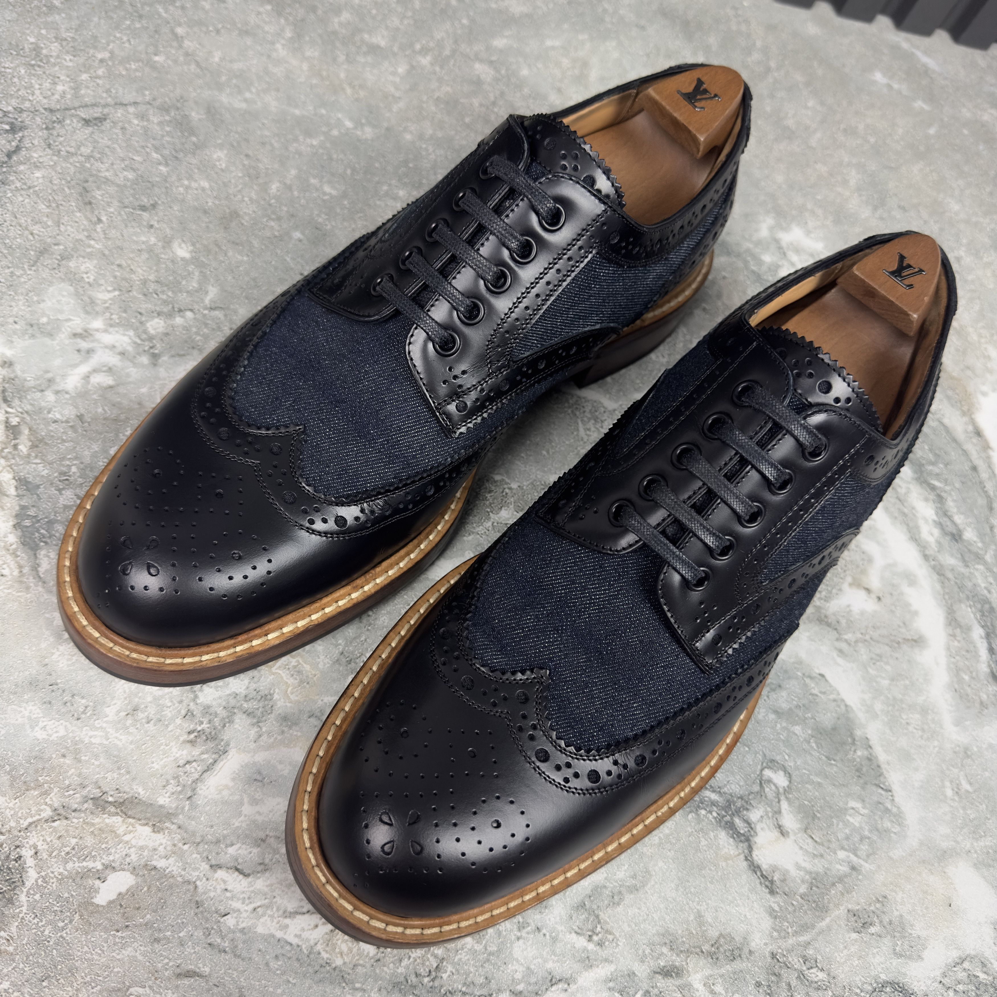 Louis Vuitton Louis Vuitton Voltaire Wingtip Derby Denim Leather Size US 9 / EU 42 - 5 Thumbnail
