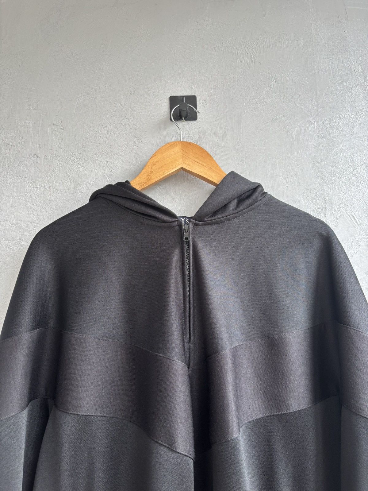 Yohji Yamamoto Yohji Yamamoto SS2024 quarter zip polyester hoodie Size US M / EU 48-50 / 2 - 2 Thumbnail