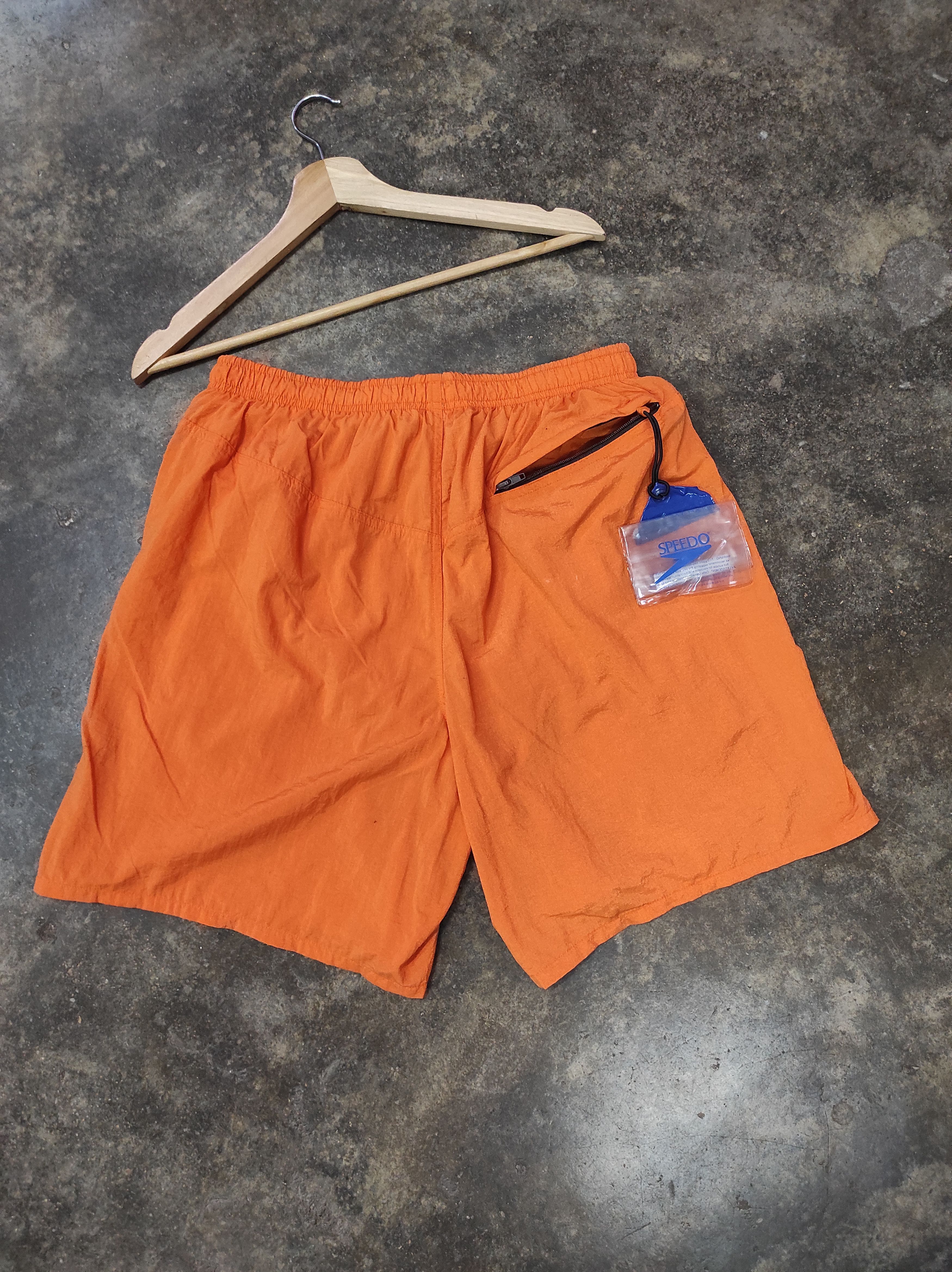 Speedo SPEEDO WITH WATERPROOF POCKET SHORT PANTS Size US 33 - 1 Thumbnail
