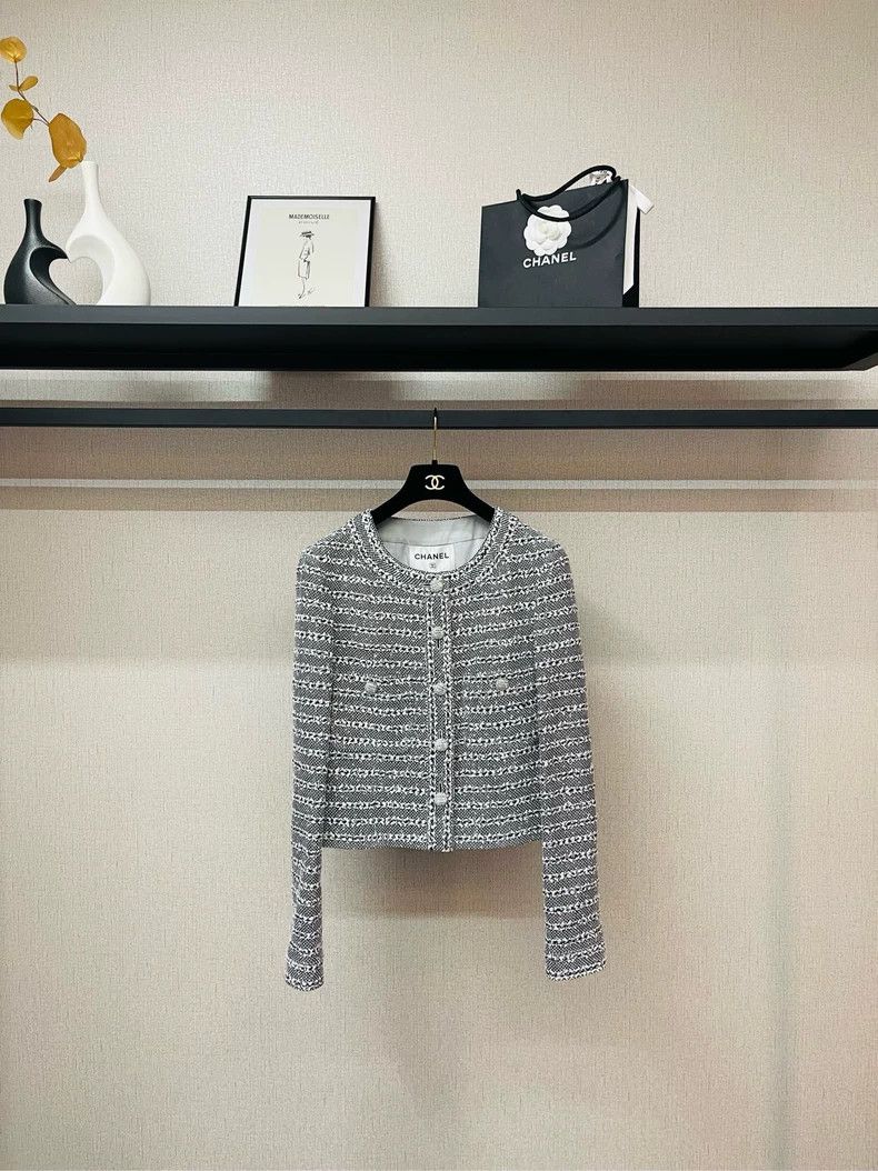 Chanel Chanel Gray Tweed Cropped Jacket- DMC Size US M / EU 48-50 / 2 - 1 Thumbnail