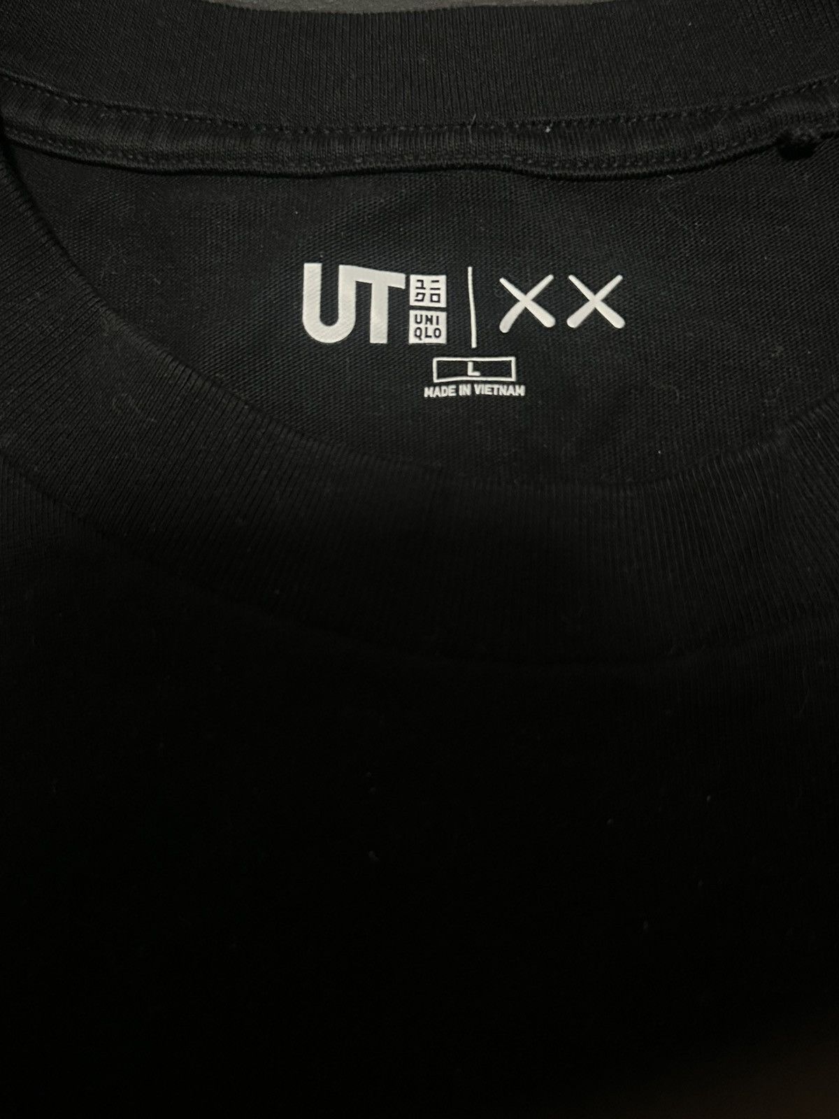Kaws × Vintage KAWS x Uniqlo UT Size US L / EU 52-54 / 3 - 4 Thumbnail