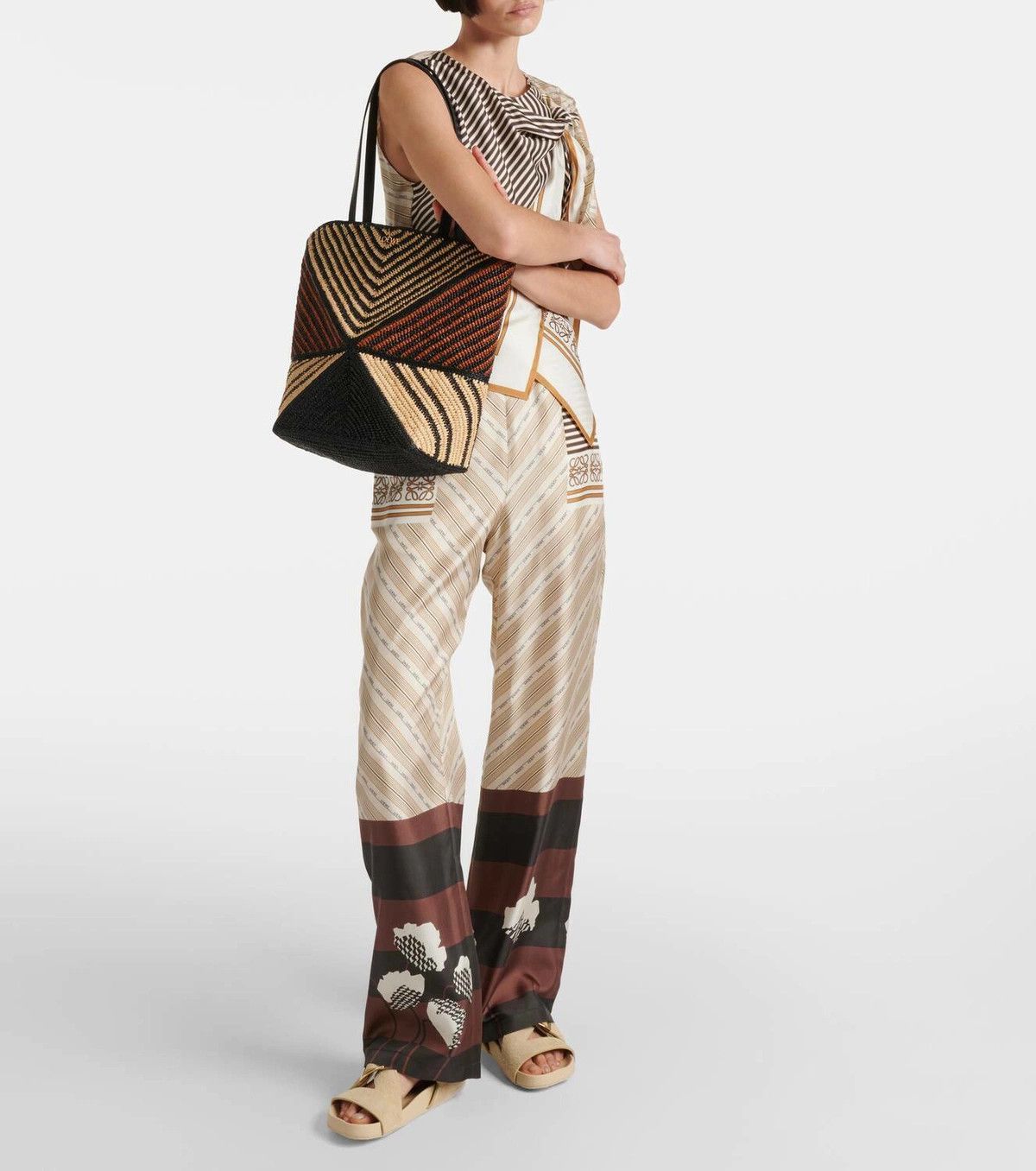 Loewe o1in1g0726 Size: OS/Ibiza Puzzle Fold Medium Raffia Tote Bag Size ONE SIZE - 5 Thumbnail