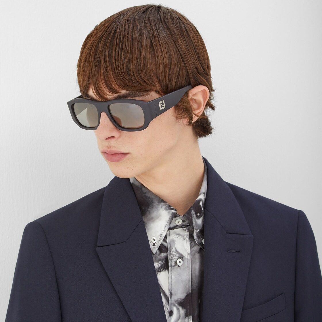 Fendi o1w1db10225 Size: OS / FF Sunglasses in Dark Grey Size ONE SIZE - 4 Thumbnail