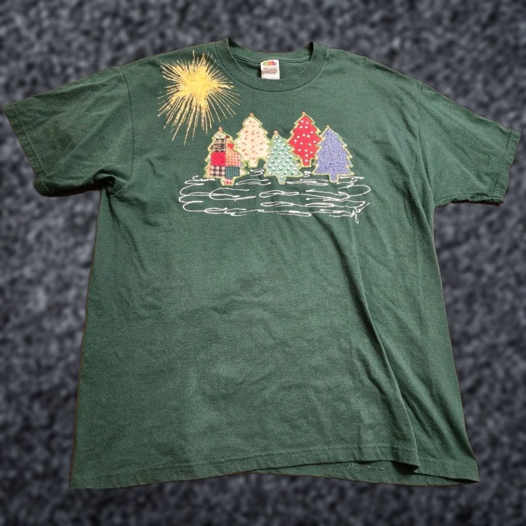 Fruit Of The Loom VINTAGE Fruit of the Loom T-Shirt Christmas Tree Patchwork Puff Paint Crew Neck Short Sleeve XL Green Mens 1990s Size US XL / EU 56 / 4 - 1 Thumbnail