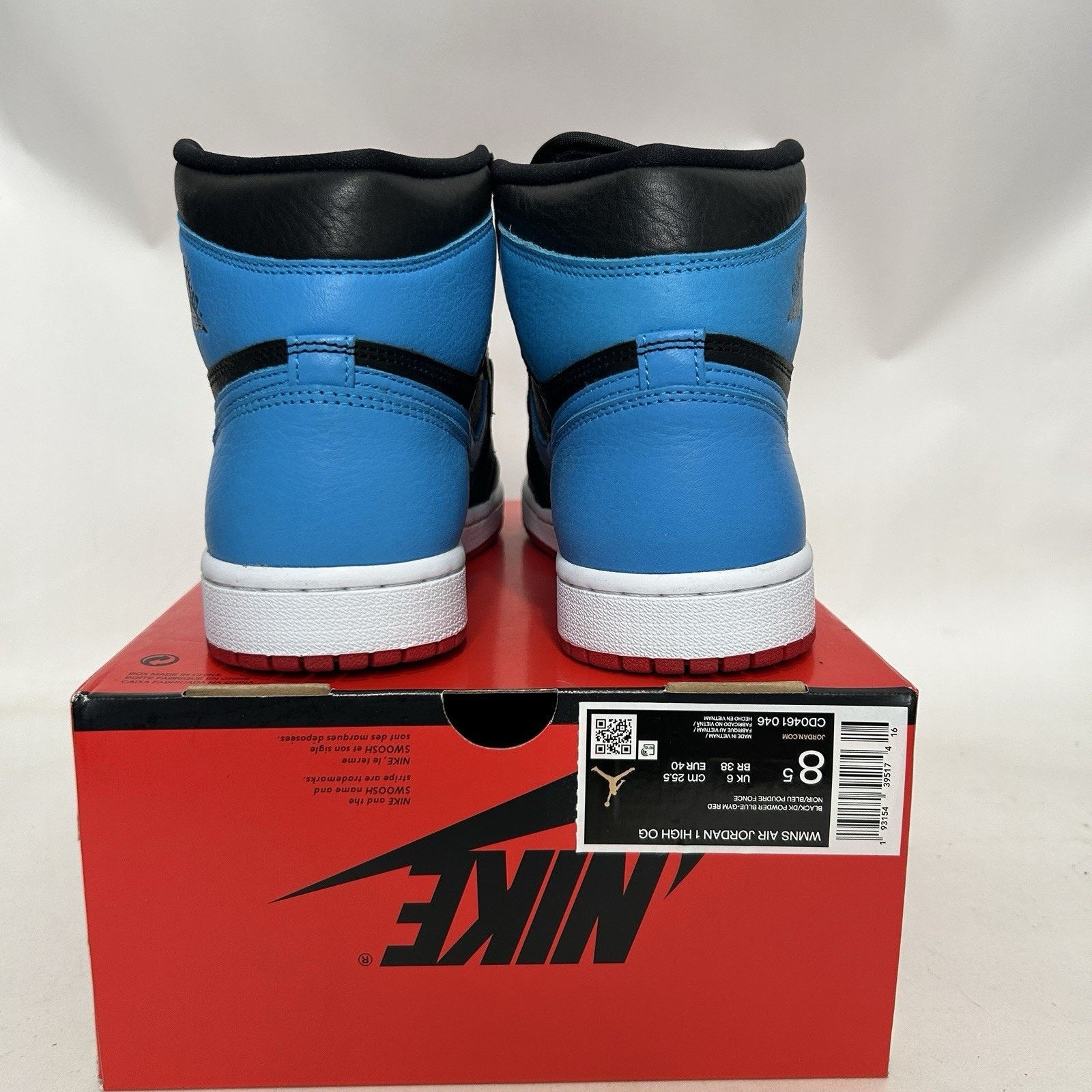 Jordan Brand Nike Air Jordan 1 Retro High WMNS “UNC To Chicago” Size US 8.5 / IT 38.5 - 4 Thumbnail
