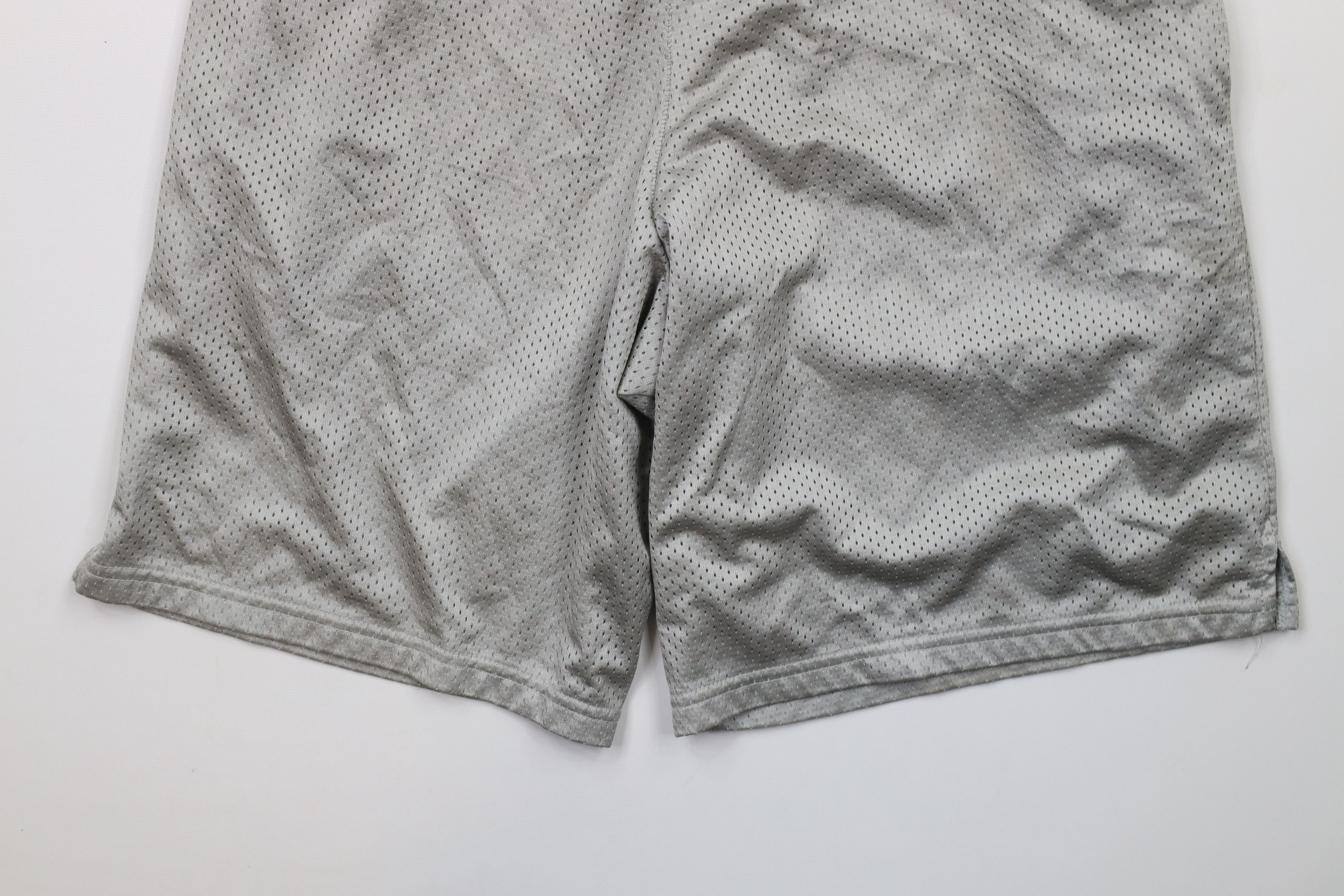Champion × Vintage Vintage Champion Logo Above Knee Mesh Gym Shorts Silver Size US 30 / EU 46 - 11 Thumbnail