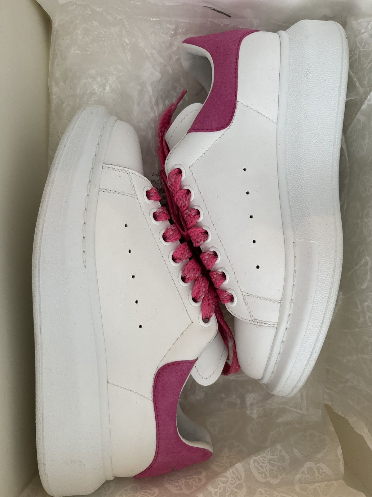 Alexander McQueen Alexander McQueen Oversized Fuchsia And White Size US 7.5 / IT 37.5 - 9 Thumbnail