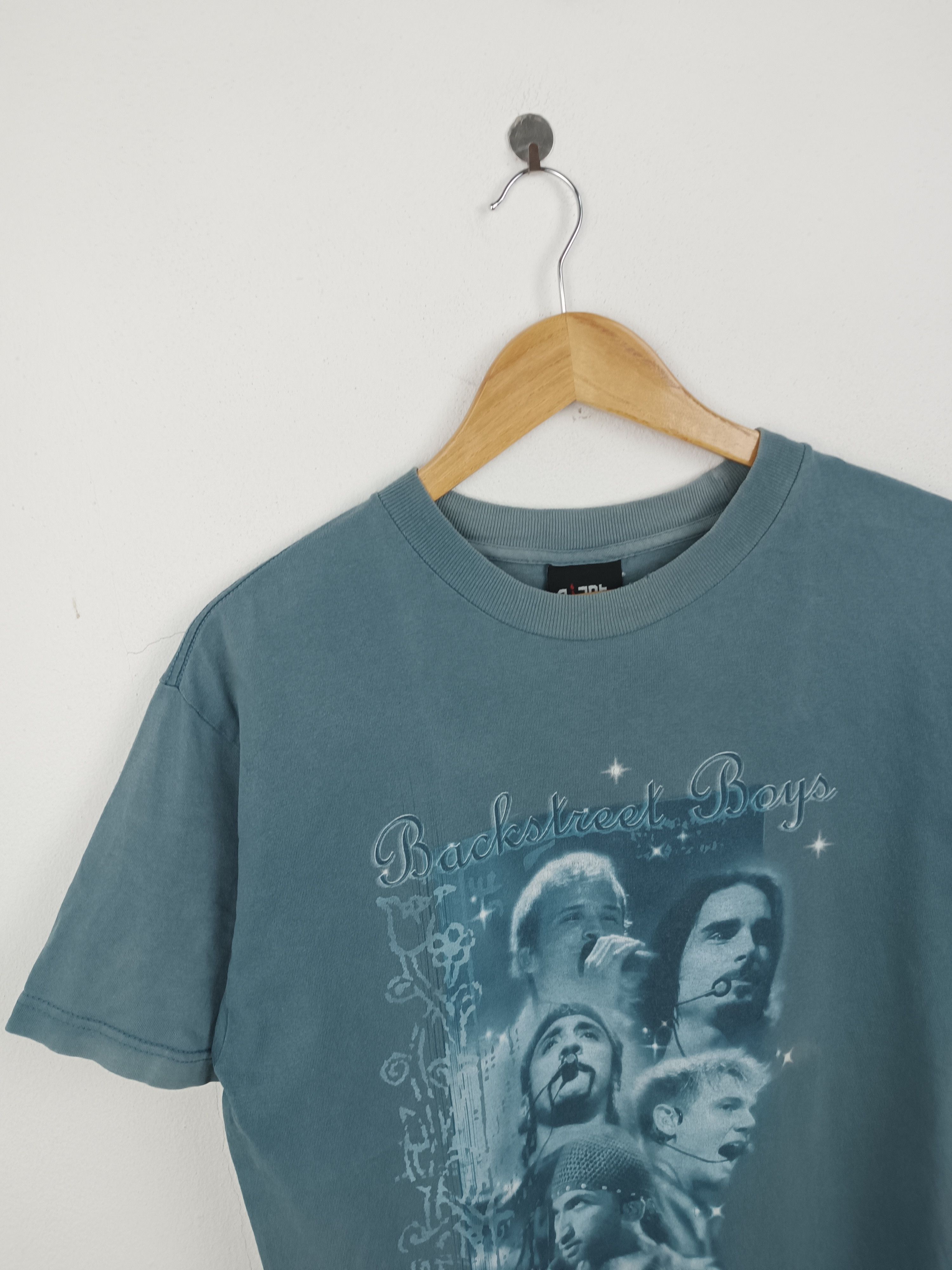 Band Tees VINTAGE 2001 BACKSTREET BOYS BLACK & BLUE TOUR nsync otown Size US M / EU 48-50 / 2 - 4 Thumbnail