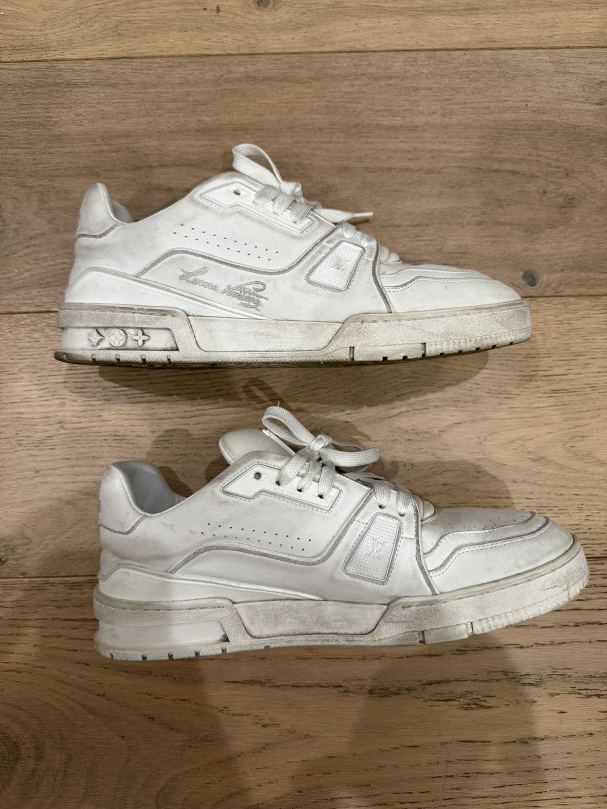 Louis Vuitton LV TRAINER DISTRESSED LEATHER - WHITE Size US 9.5 / EU 42-43 - 4 Thumbnail