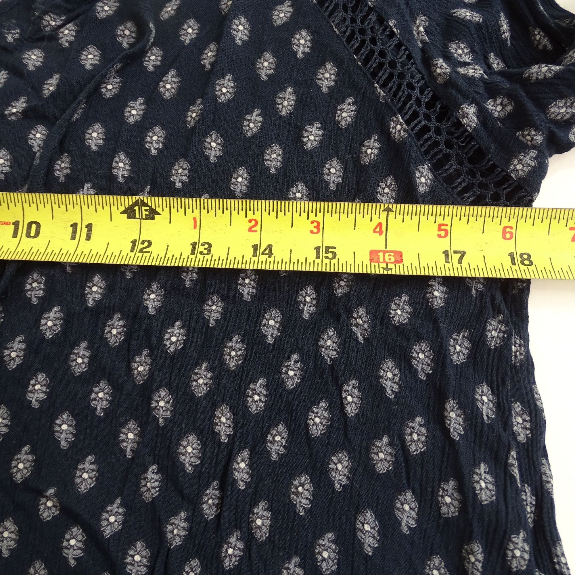 Hollister Hollister Top Women Size S Navy Blue Boho With Crochet Size S / US 4 / IT 40 - 8 Thumbnail