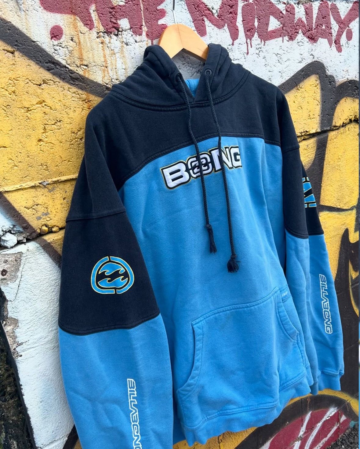 Billabong IN SEARCH OF - Two Tone Billabong Hoodie Size US L / EU 52-54 / 3 - 1 Preview