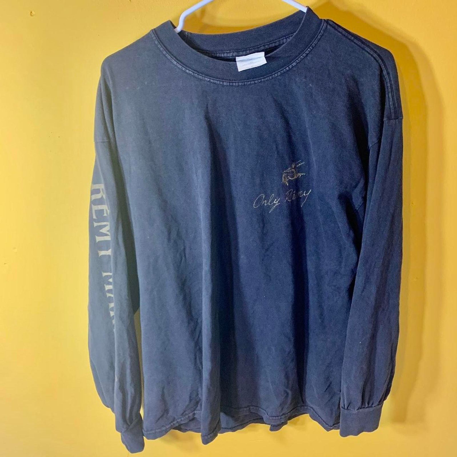 Gildan vintage 2000s REMY MARTIN COGNAC 1738 long sleeve tee shirt Size US XL / EU 56 / 4 - 2 Thumbnail