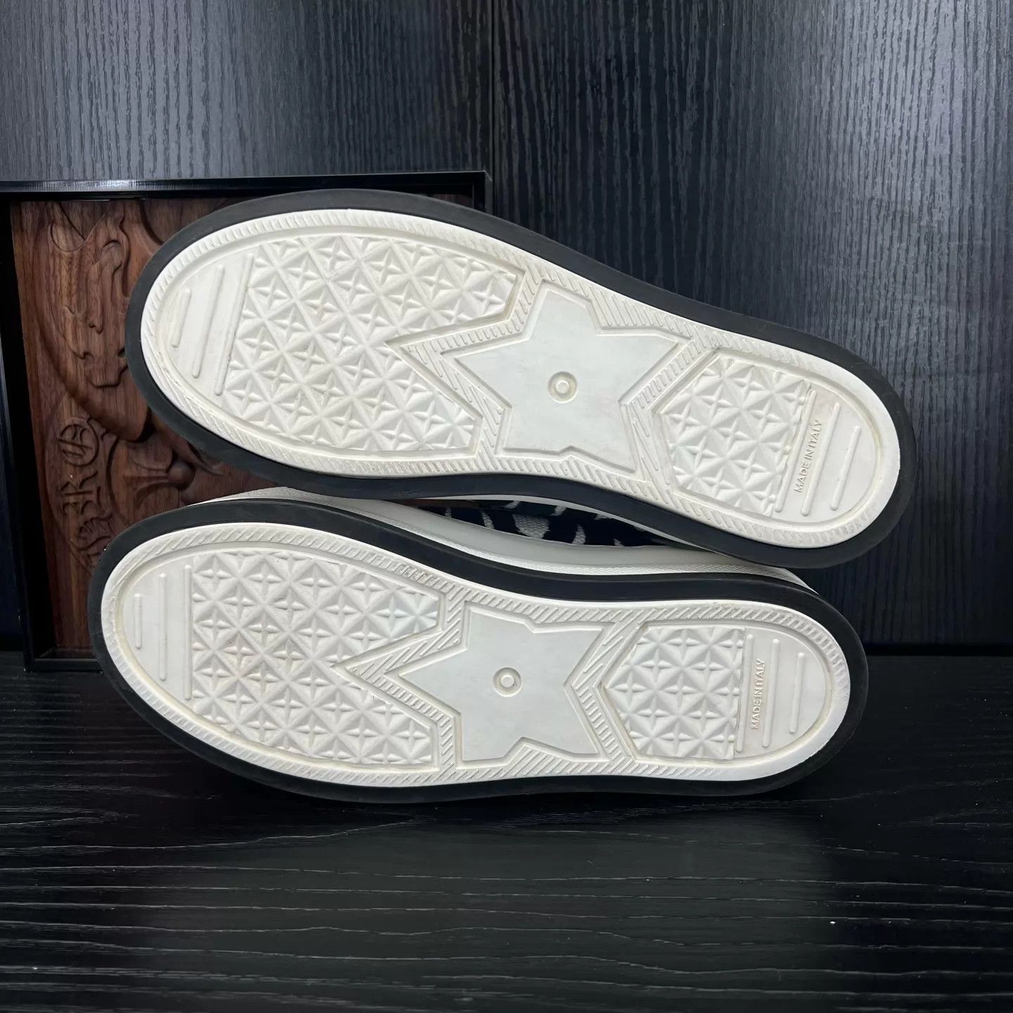 Dior Dior Walk'dior white blue graffiti 36.5 like new Size US 6 / IT 36 - 6 Thumbnail