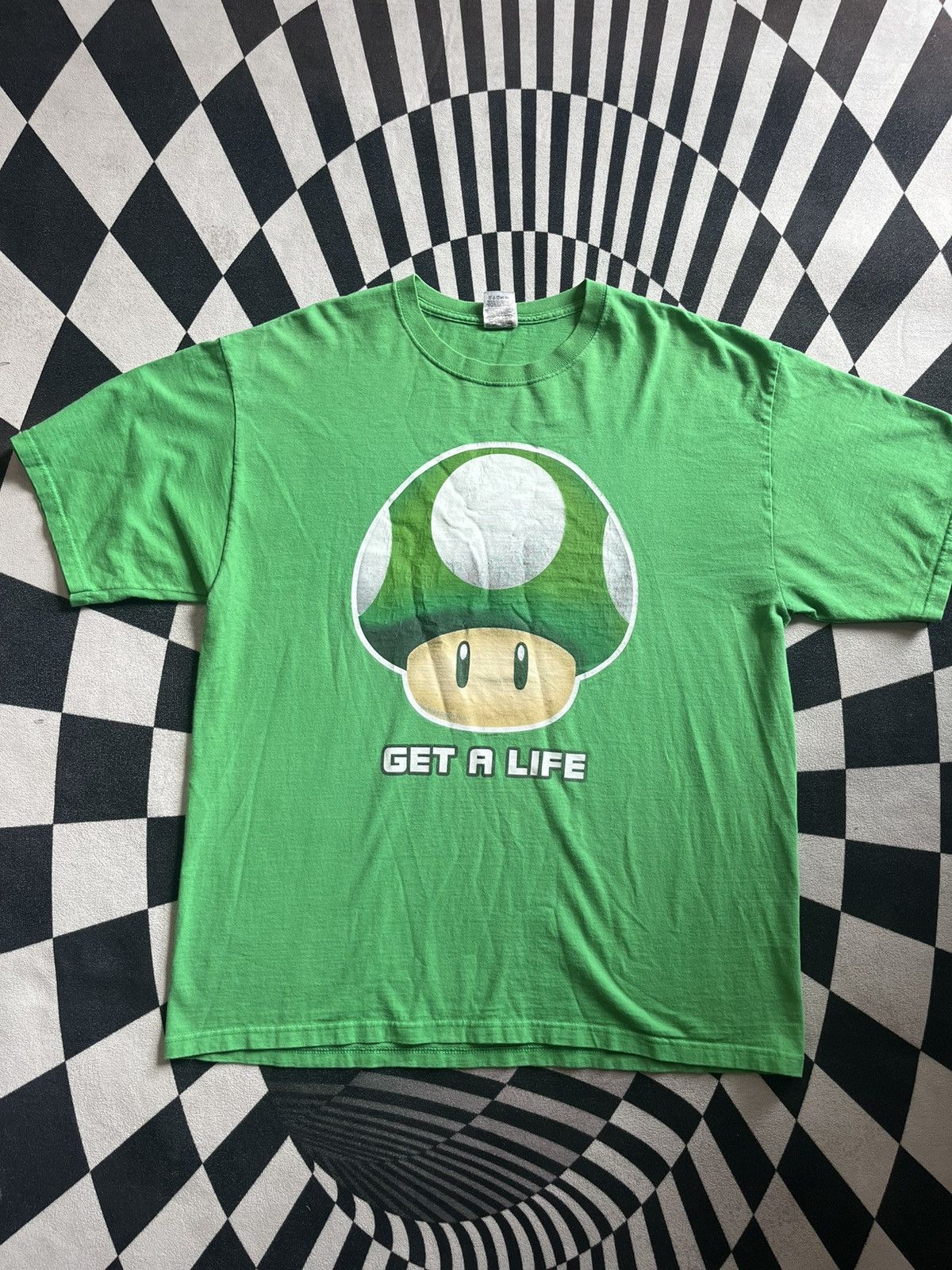 Nintendo Vintage Mario 1UP Mushroom Get A Life 2004’s Nintendo Tshirt Size US XL / EU 56 / 4 - 3 Thumbnail