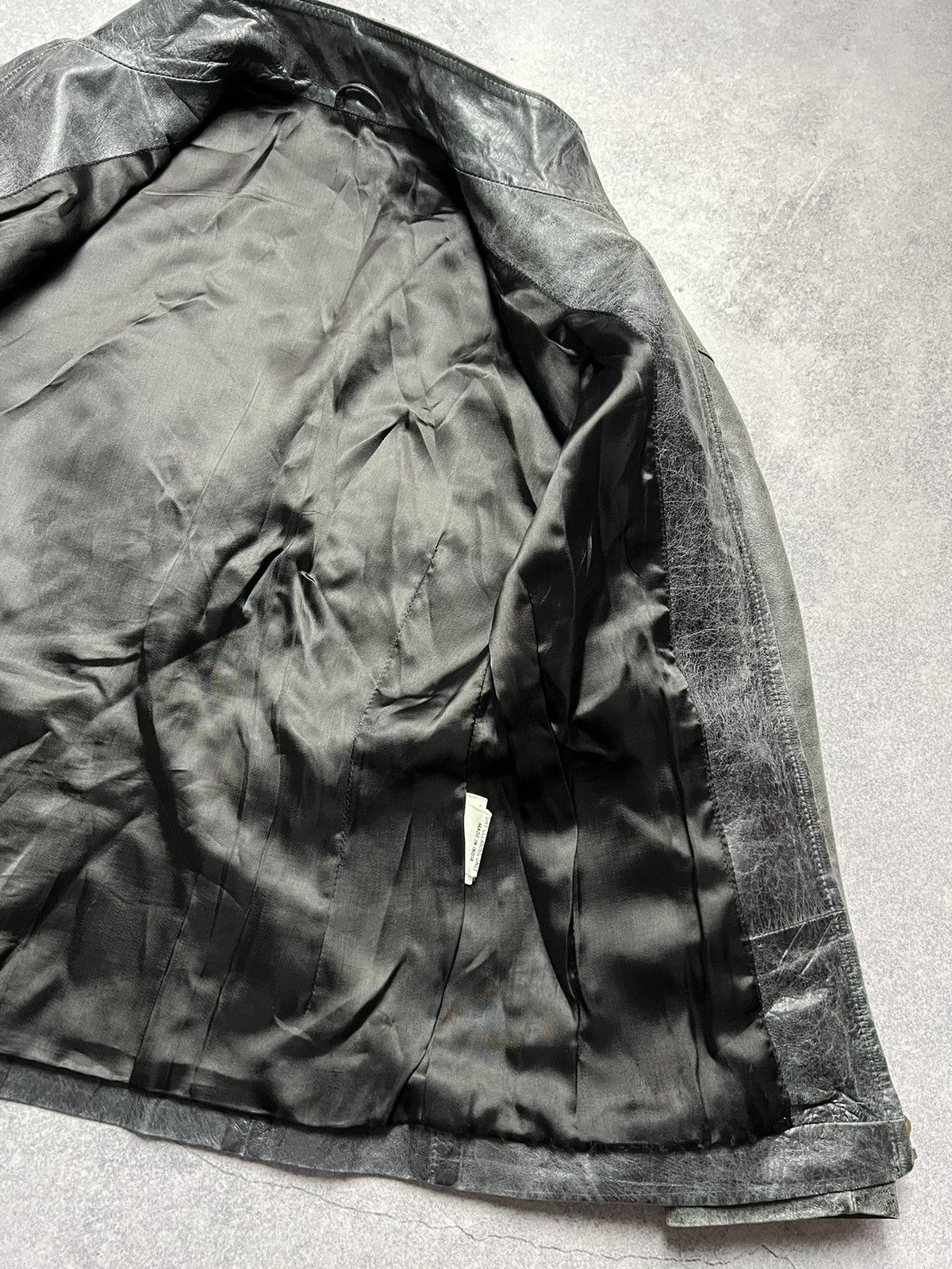 Japanese Brand Vintage Leather Faded Asymmetrical Rick Owens Style Jacket Size S / US 4 / IT 40 - 9 Thumbnail