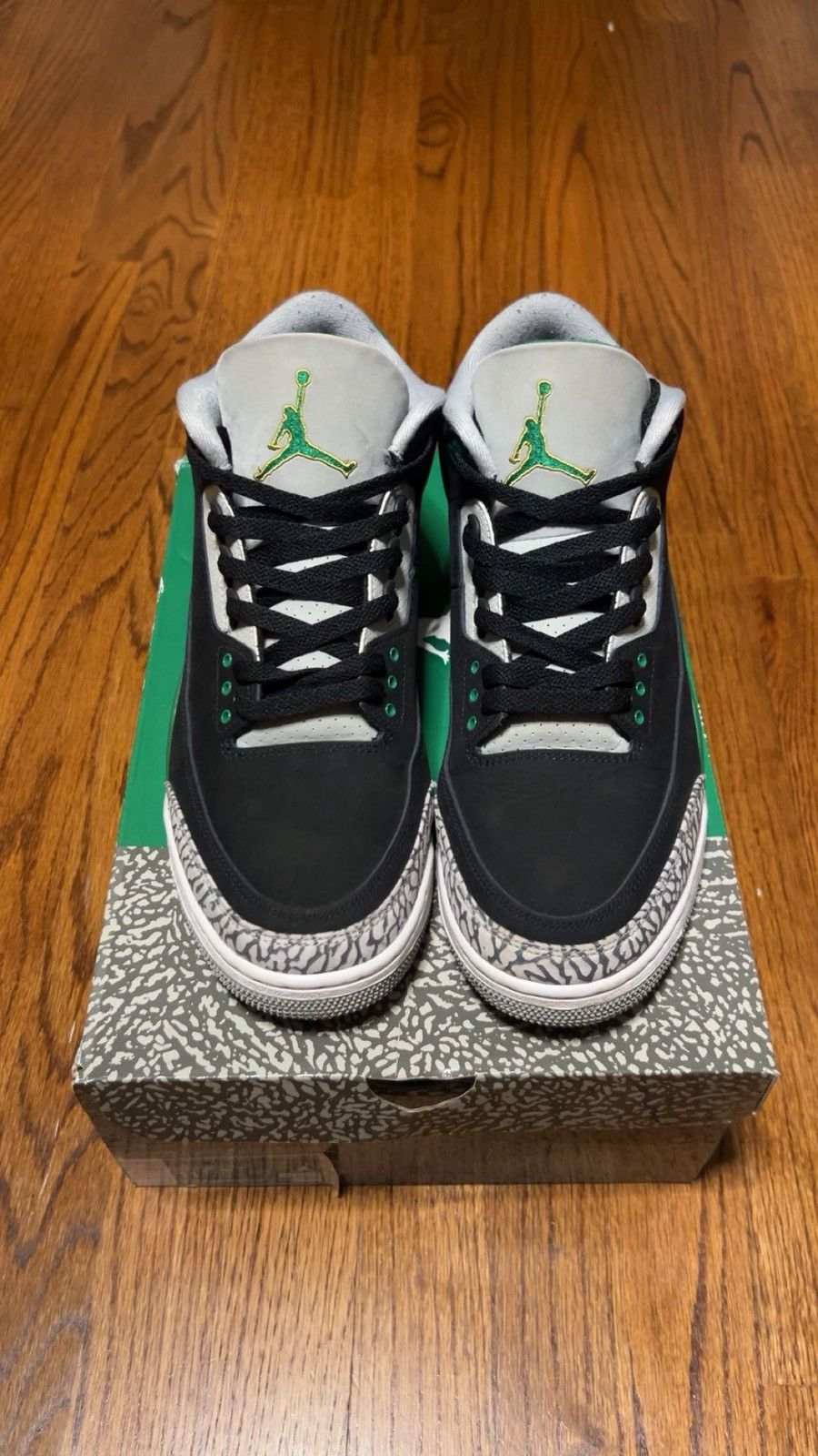 Jordan Brand Air Jordan Retro 3 Pine Green Size US 11 / EU 44 - 1 Thumbnail