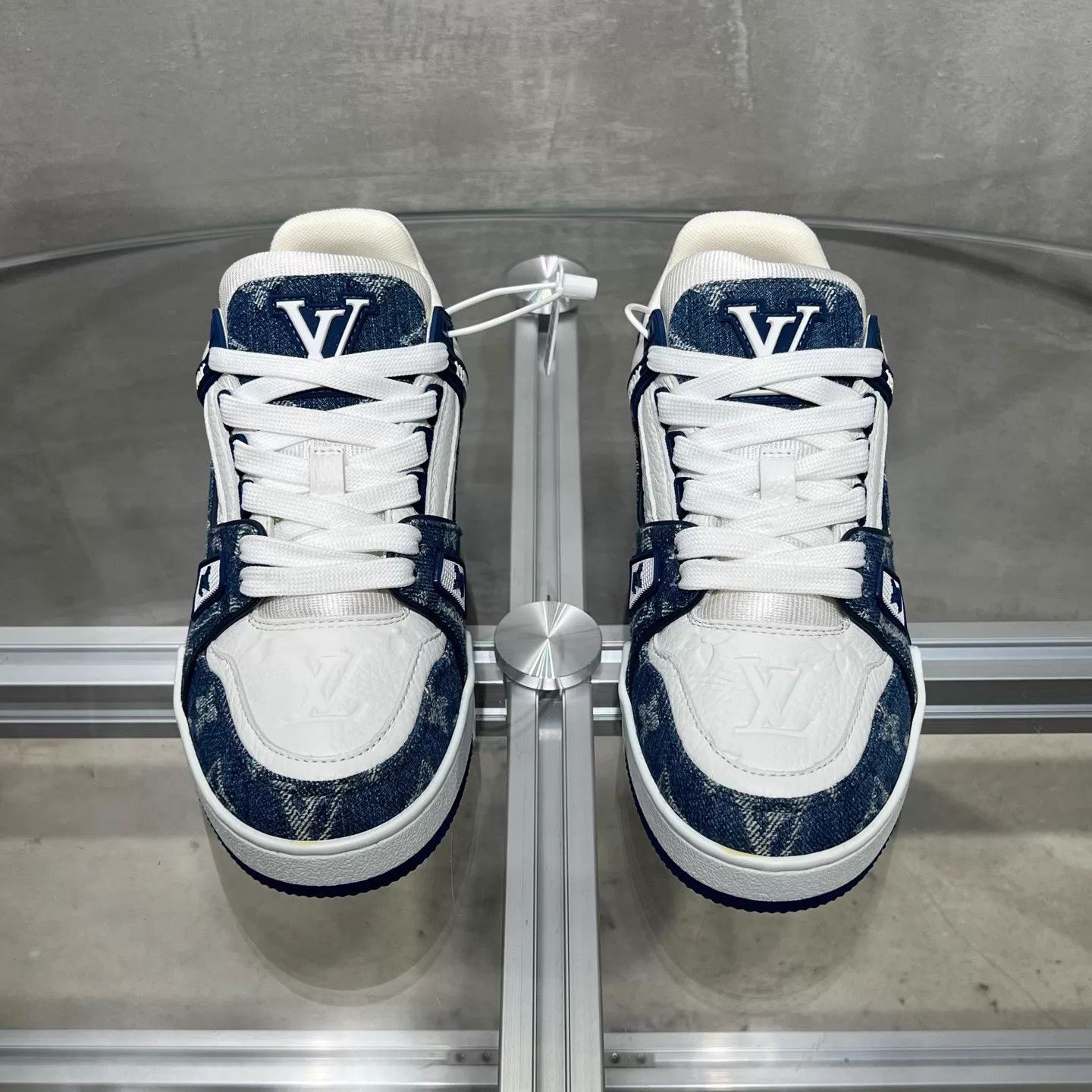 Louis Vuitton LV Trainer White Blue Denim UK2.5 36.5 Size US 6 / IT 36 - 1 Thumbnail