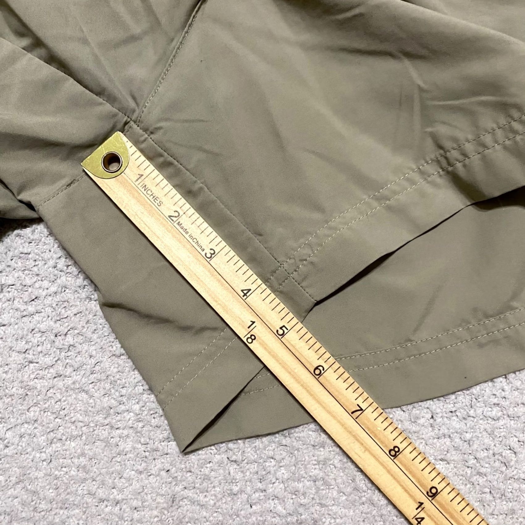 Vintage Columbia Womens Shorts Bermuda 2XL Beige Nylon Inseam 5" Outdoor Hiking Walking Baggy? Size 40" / US 18 - 5 Thumbnail