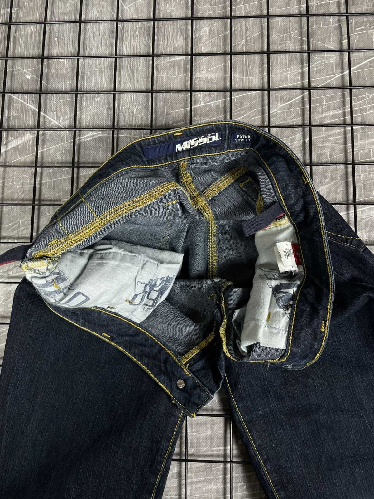 Miss Sixty Miss Sixty Y2K Flared Low Rise Jeans Retro 2000s Boho Style Size 30" / US 8 / IT 44 - 8 Thumbnail