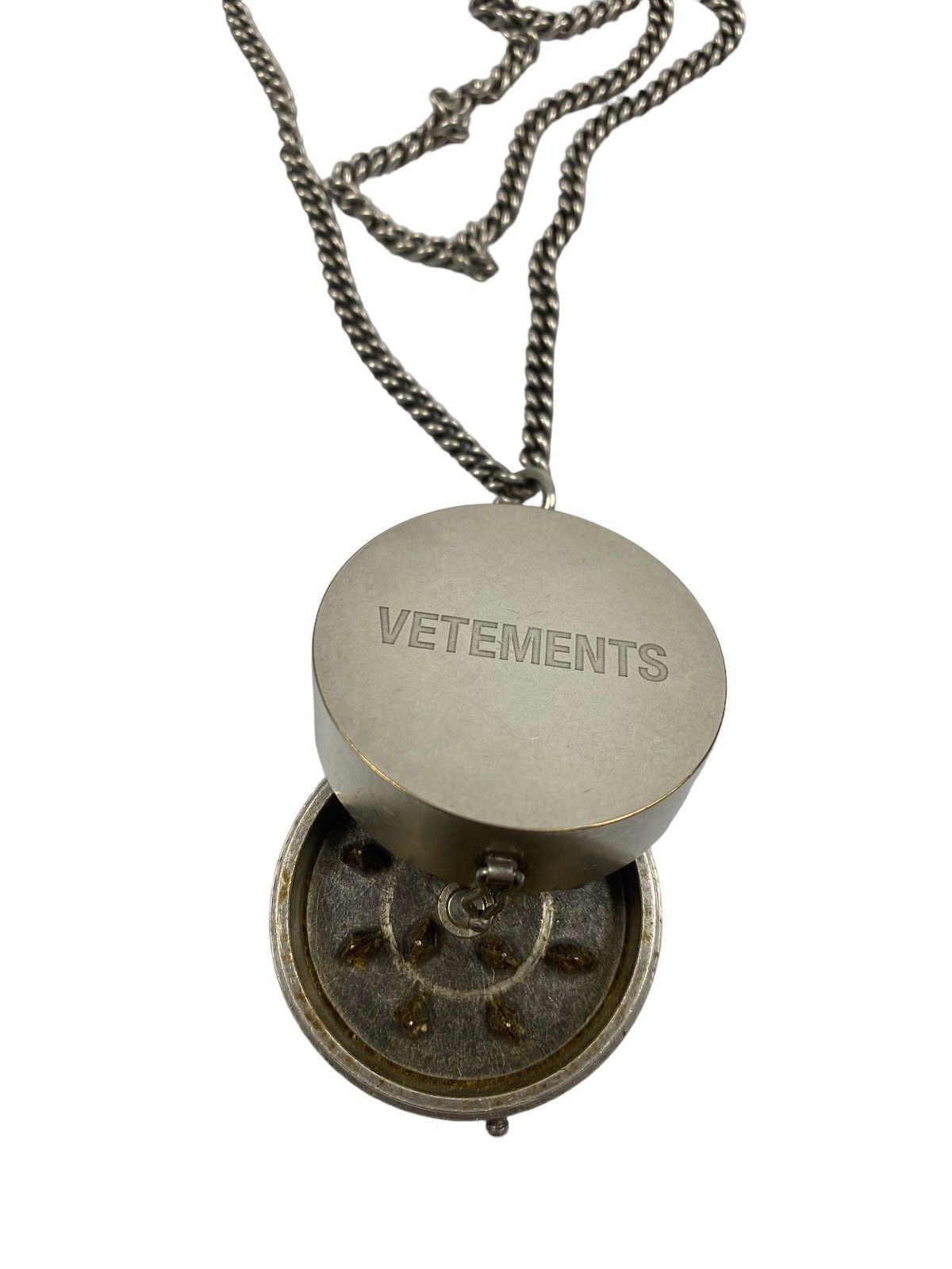 Vetements Vetements AW16 Stoner Key Chain | Grailed