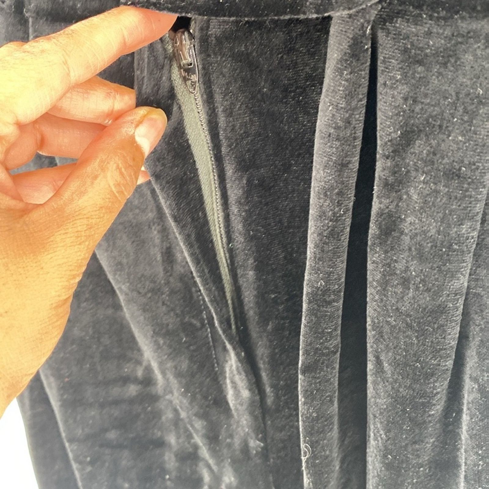 Vintage Vintage Scarlet black velvet pockets jumpsuit Holiday sz S Size 26" / US 2 / IT 38 - 5 Thumbnail