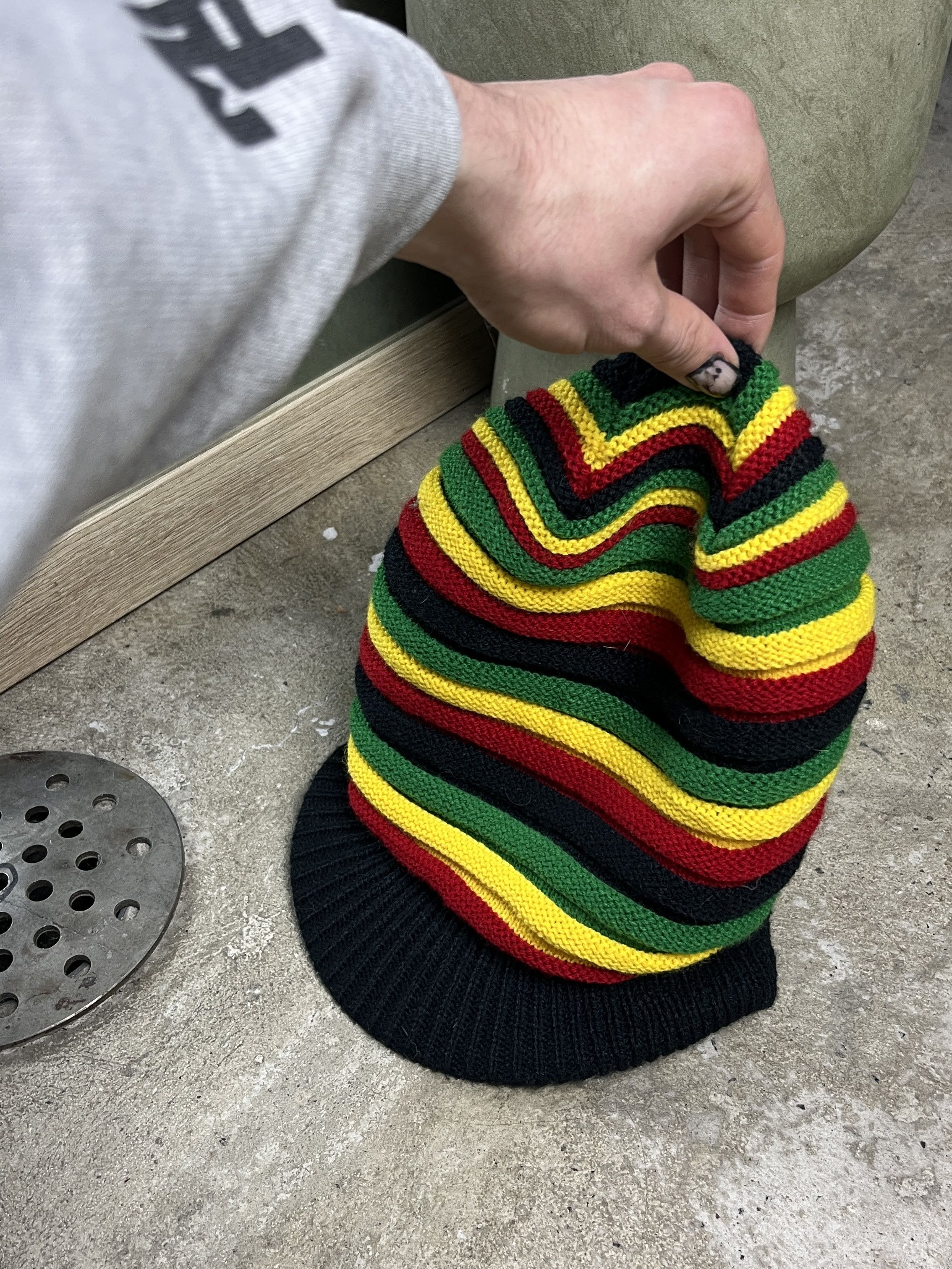 Vintage RASTA REGGAE STRIPED CHUNKY KNIT BEANIE - № 4529 Size ONE SIZE - 2 Thumbnail