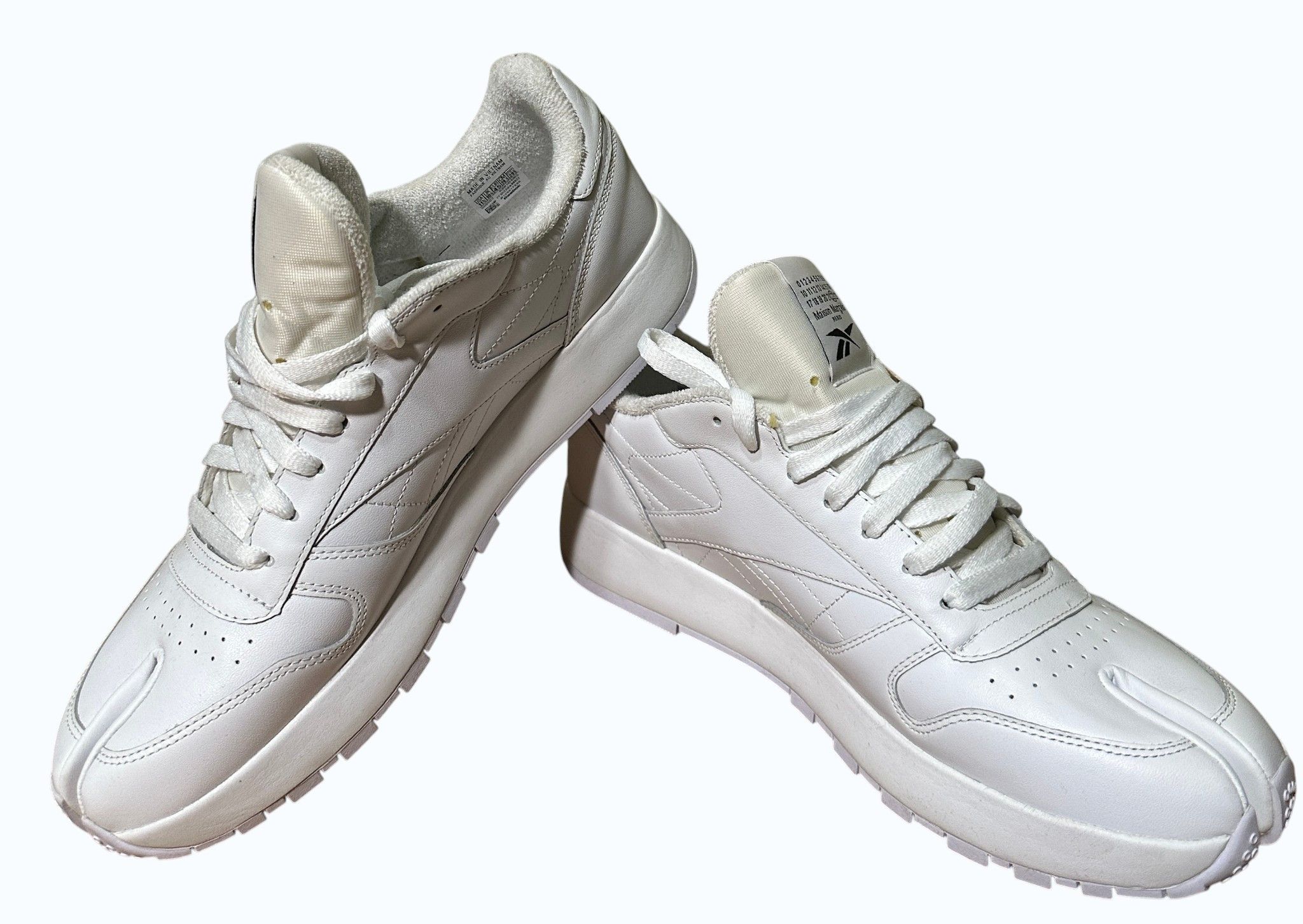 Maison Margiela Margiela X Reebok Classic Leather Tabi Sneaker White Size US 11.5 / EU 44-45 - 3 Thumbnail