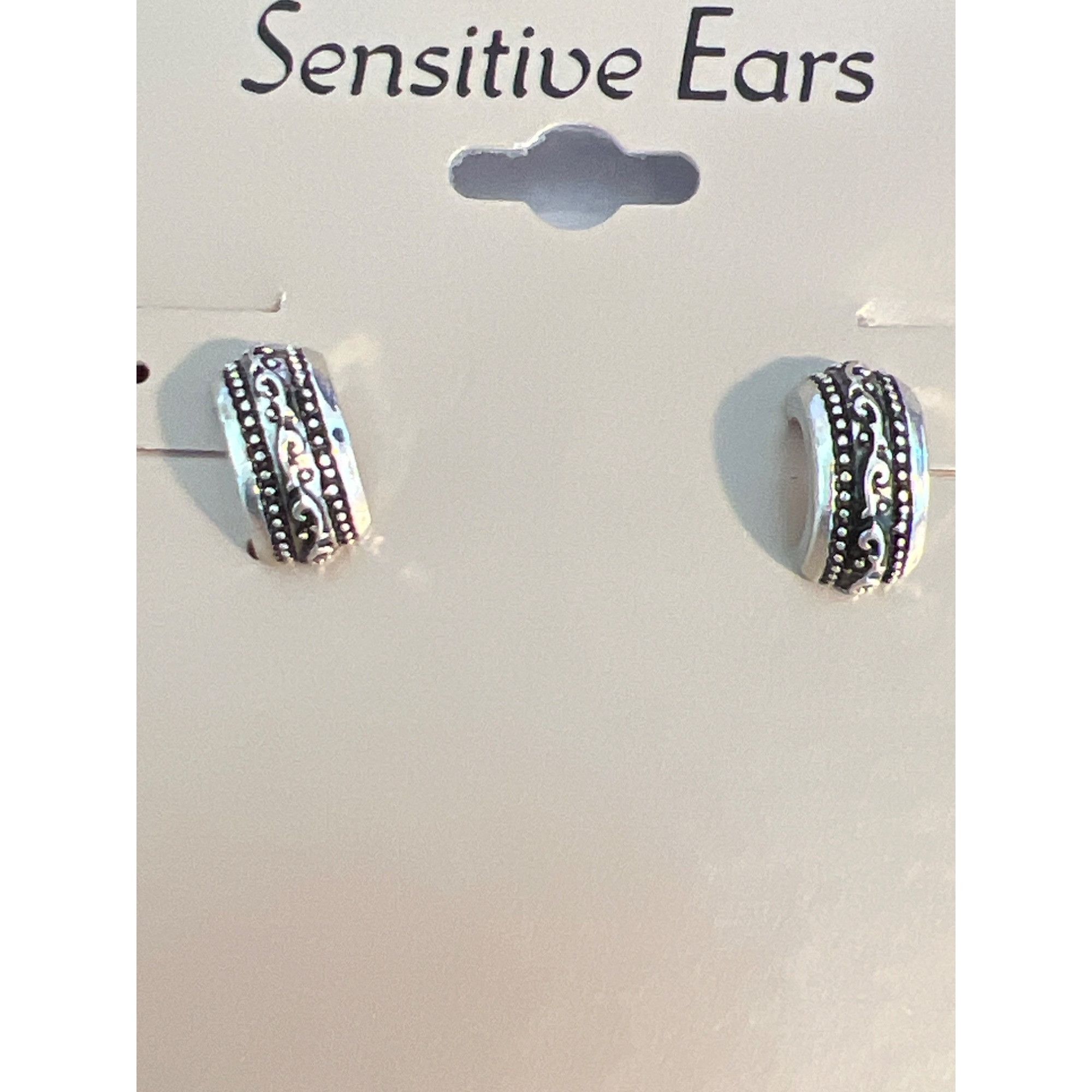 Other Silver Tone Etched Half Hoop Earrings Sensitive Ears Hypoall Size ONE SIZE - 2 Thumbnail