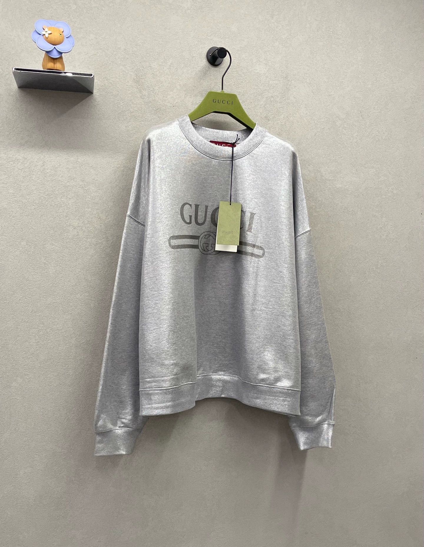 Gucci silver long sleeve sweatshirt by Gucci Size US M / EU 48-50 / 2 - 3 Thumbnail
