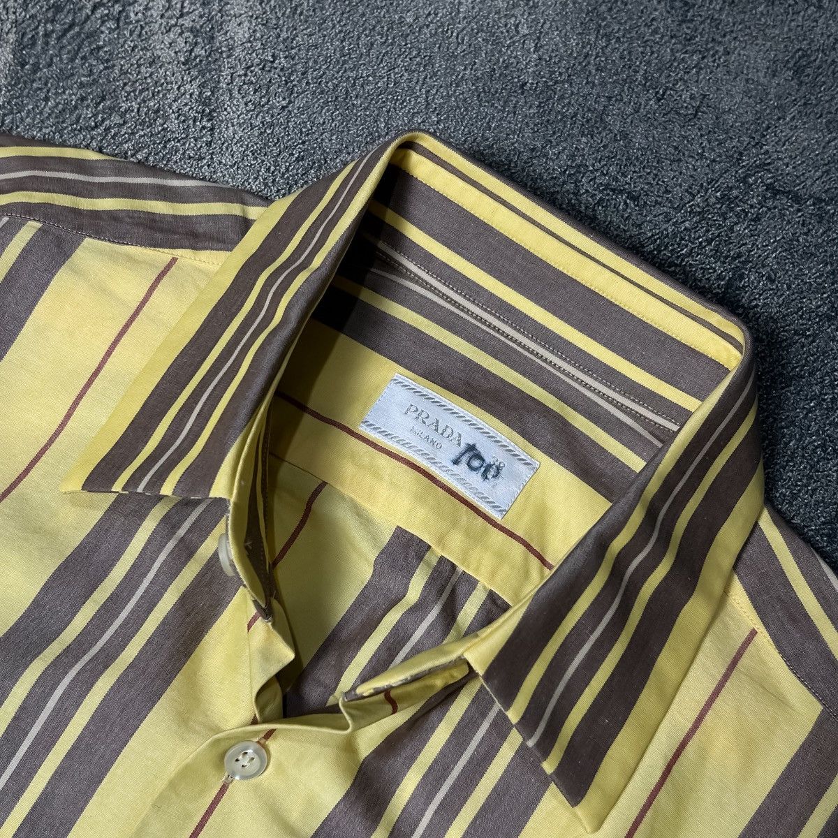 Prada Prada Short shirt Size US S / EU 44-46 / 1 - 2 Thumbnail