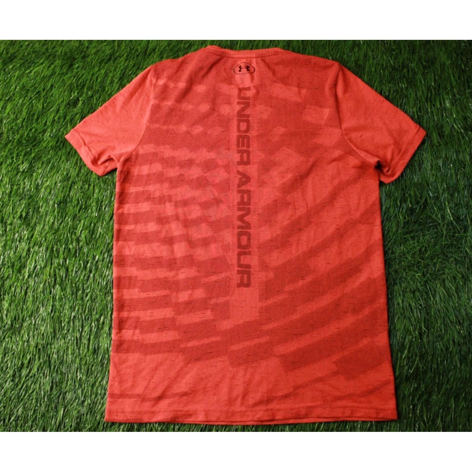 Under Armour UNDER ARMOUR T-Shirt Men Jersey Short Sleeve Size M Red Size US M / EU 48-50 / 2 - 2 Thumbnail