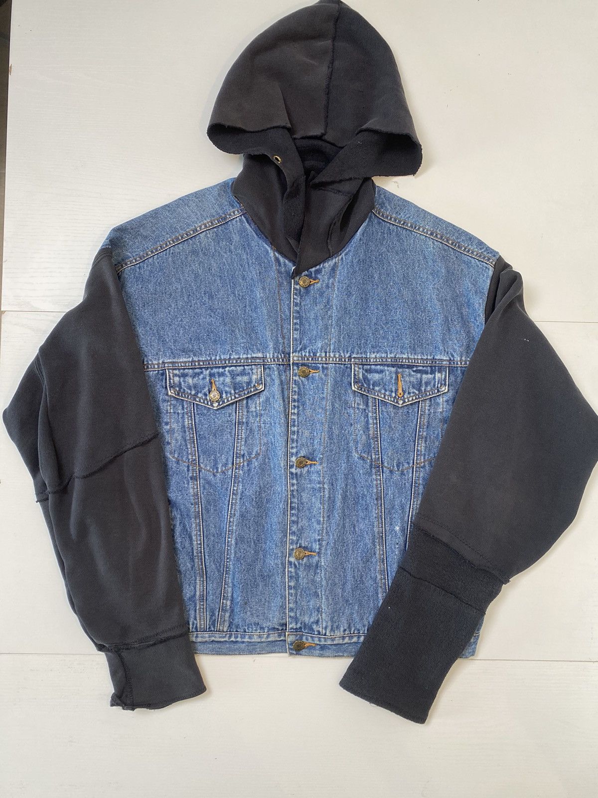 Other Looney Tones sweatshirt jacket, L, blue/black denim, used Size US L / EU 52-54 / 3 - 2 Thumbnail