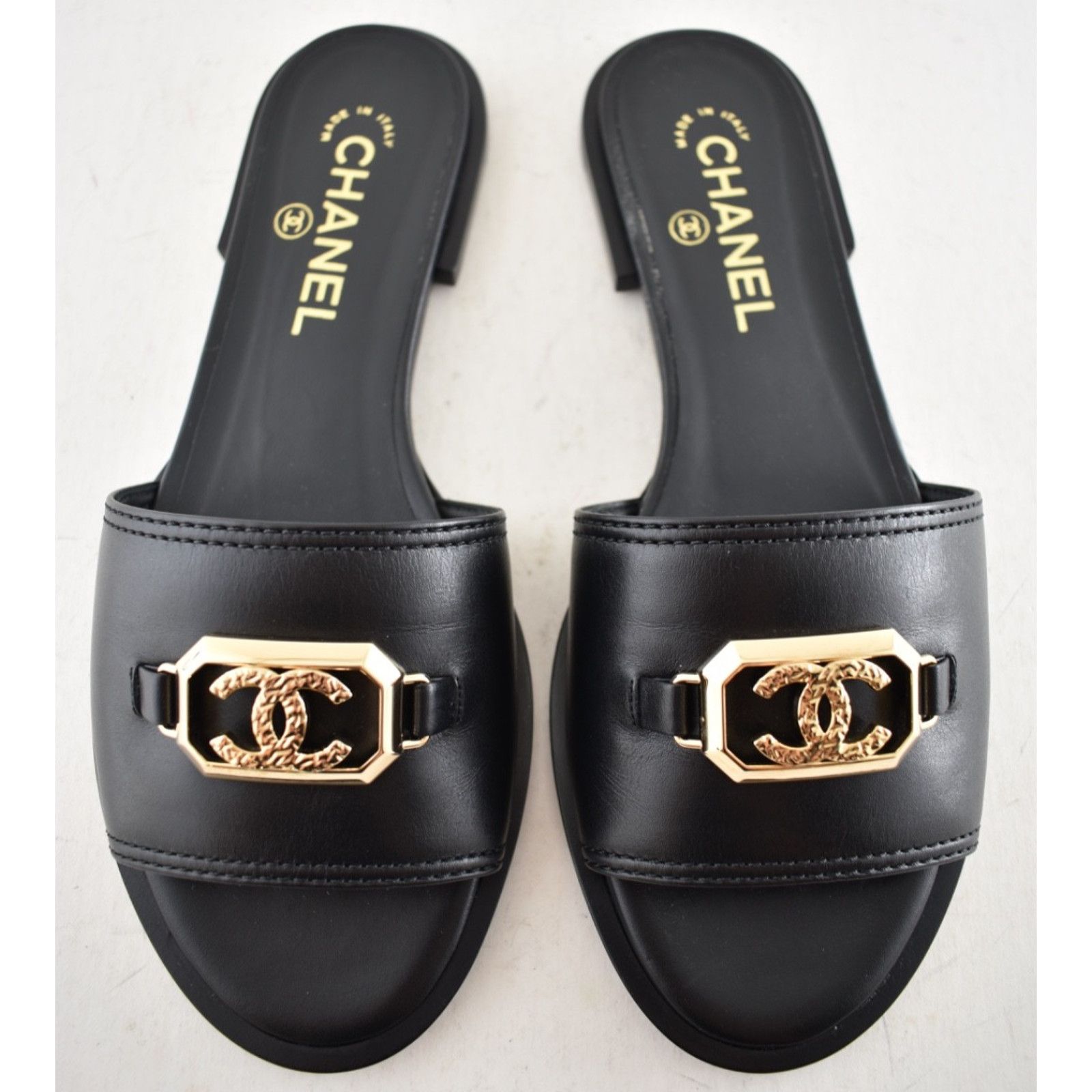 Chanel Chanel Black Shiny Calfskin Gold CC Mule Slides Sandals 38 Size US 8 / IT 38 - 12 Thumbnail