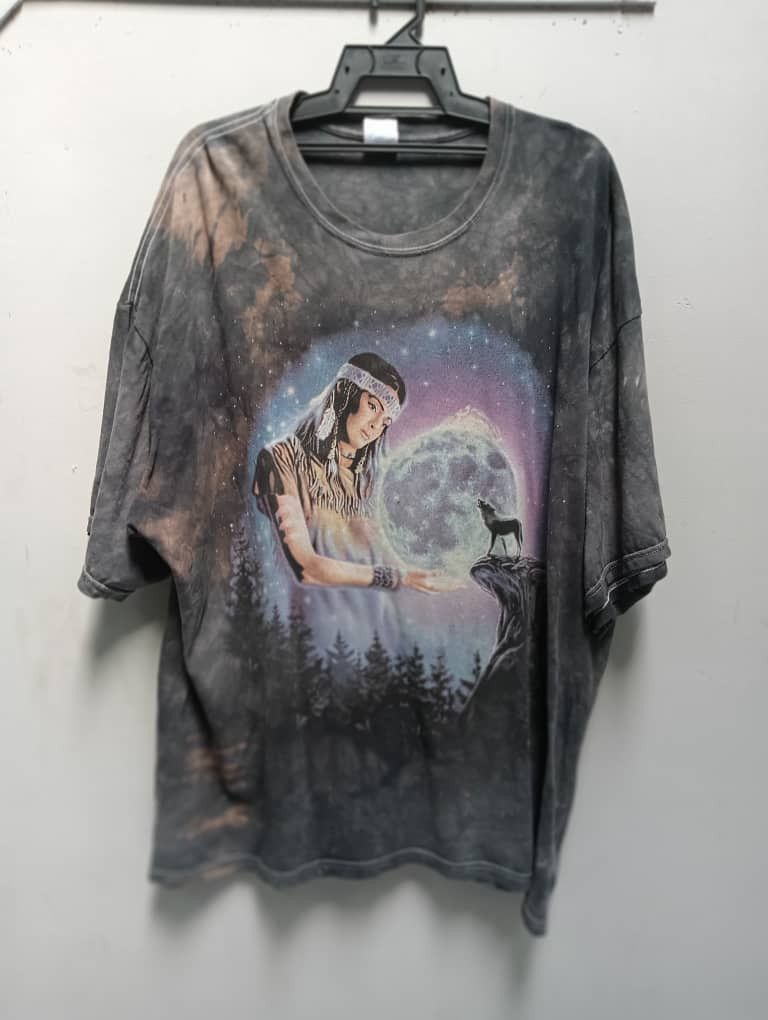 Gildan × Native Vintage Y2K native america woman and wolves nature tshirts Size US XXL / EU 58 / 5 - 1 Thumbnail