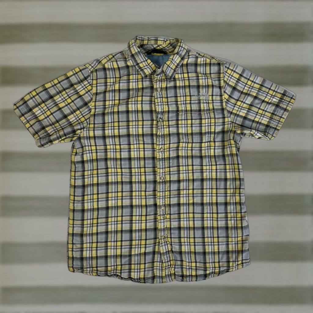 The North Face VINTAGE The North Face Men’s Short Sleeve Button-Up Shirt Plaid Sz M Size US M / EU 48-50 / 2 - 1 Thumbnail