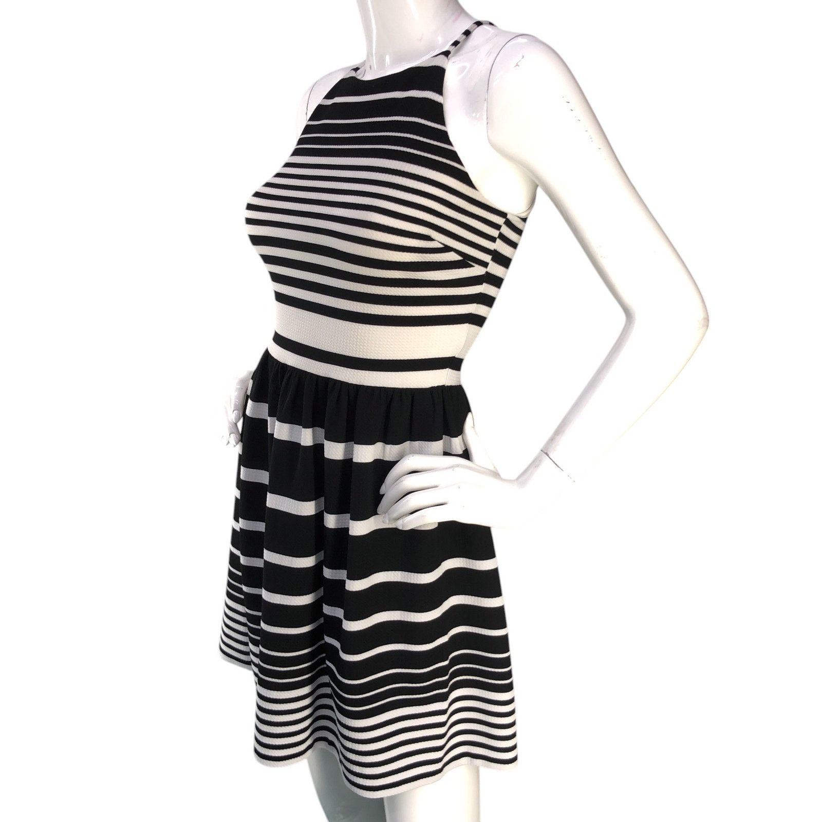 Saks Fifth Avenue Red Saks Fifth Avenue Size S Dress Halter Fit Flare Striped Size S / US 4 / IT 40 - 4 Thumbnail