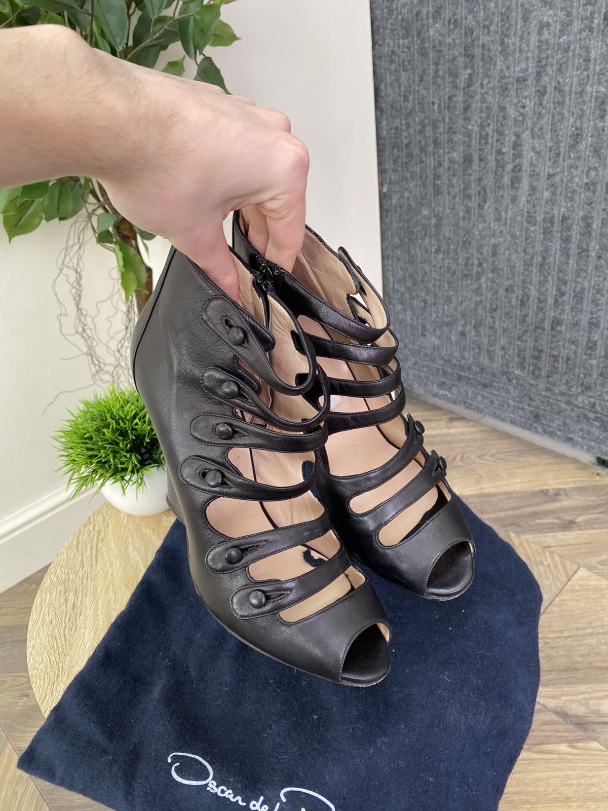 Oscar De La Renta Vintage Oscar de la Renta Leather Caged Ankle Length Sandals Size US 9.5 / IT 39.5 - 9 Thumbnail