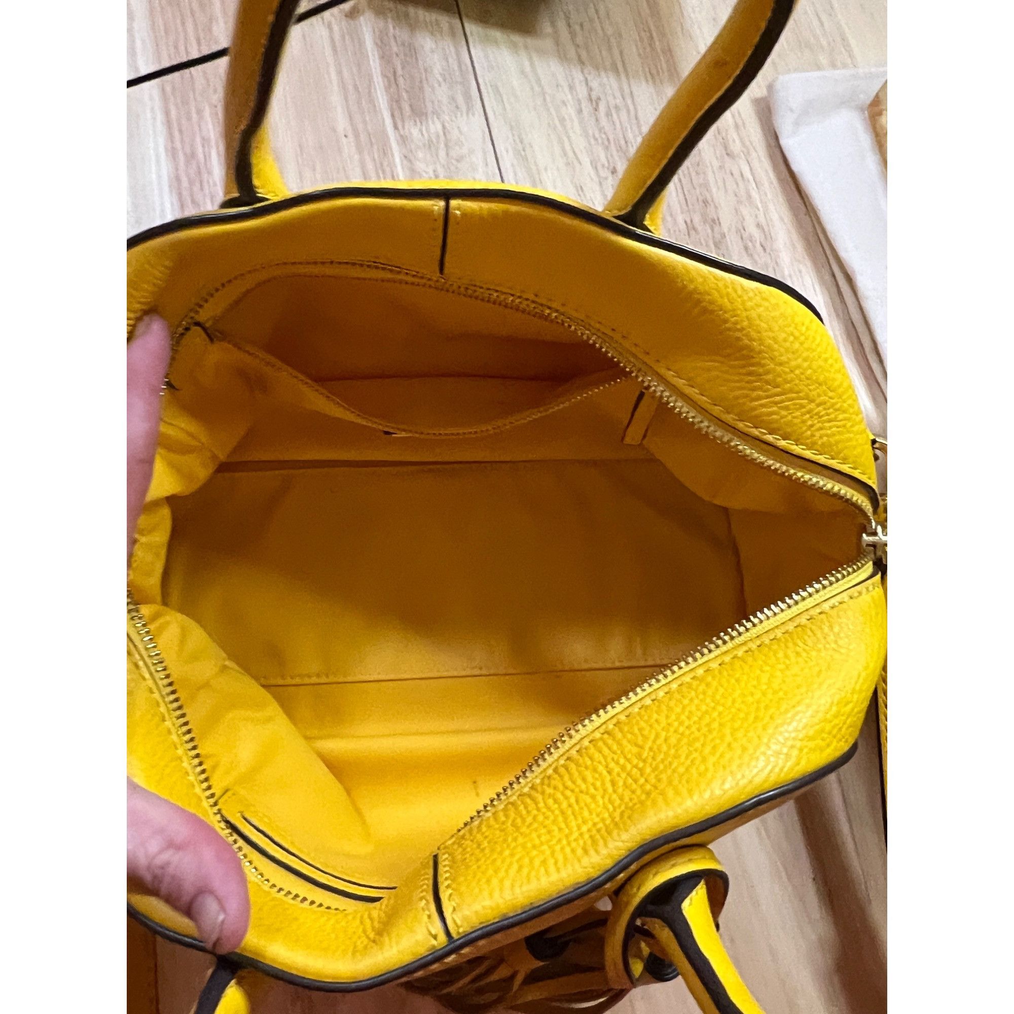 Tory Burch ✺✺ AUTHENTIC TORY BURCH CANARY YELLOW MCGRAW HANDBAG ✺✺ Size ONE SIZE - 7 Thumbnail
