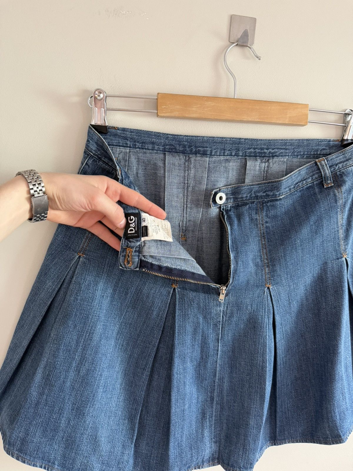 Dolce & Gabbana Dolce & Gabbana Pleated Denim Mini Skirt Size 30" / US 8 / IT 44 - 4 Thumbnail