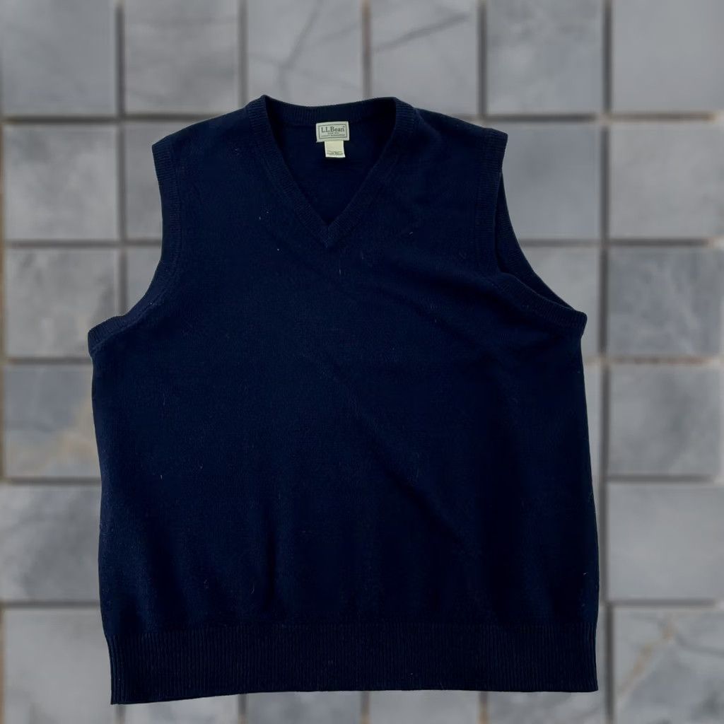 Vintage L.L. Bean Sweater Vest Mens XL Navy Blue Knit V-Neck Lambswool Pullover Casual Outdoor Wool - 100% Lambswool Size US XL / EU 56 / 4 - 1 Thumbnail
