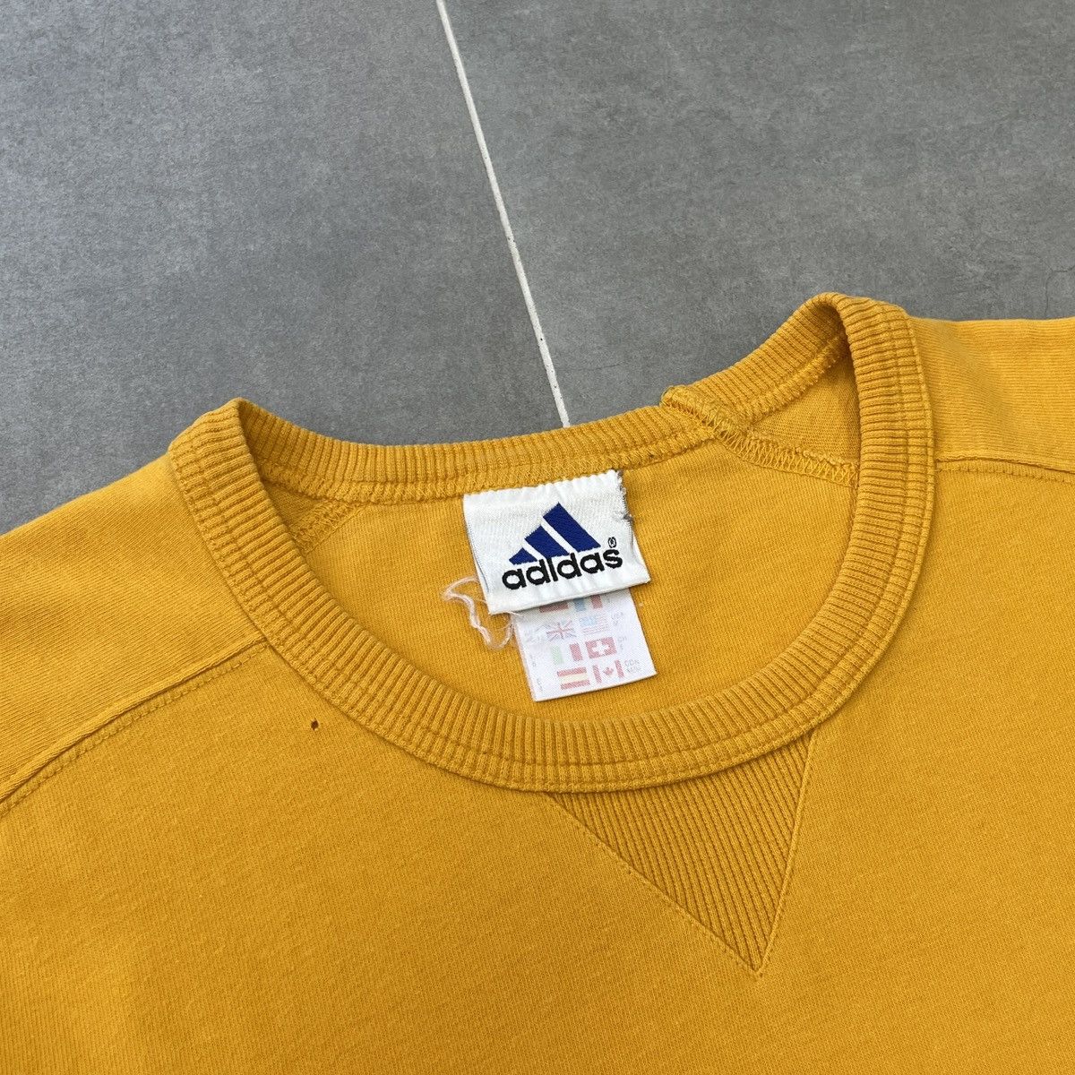 Adidas × Vintage Vintage Adidas T-Shirt Size M Size US M / EU 48-50 / 2 - 14 Thumbnail