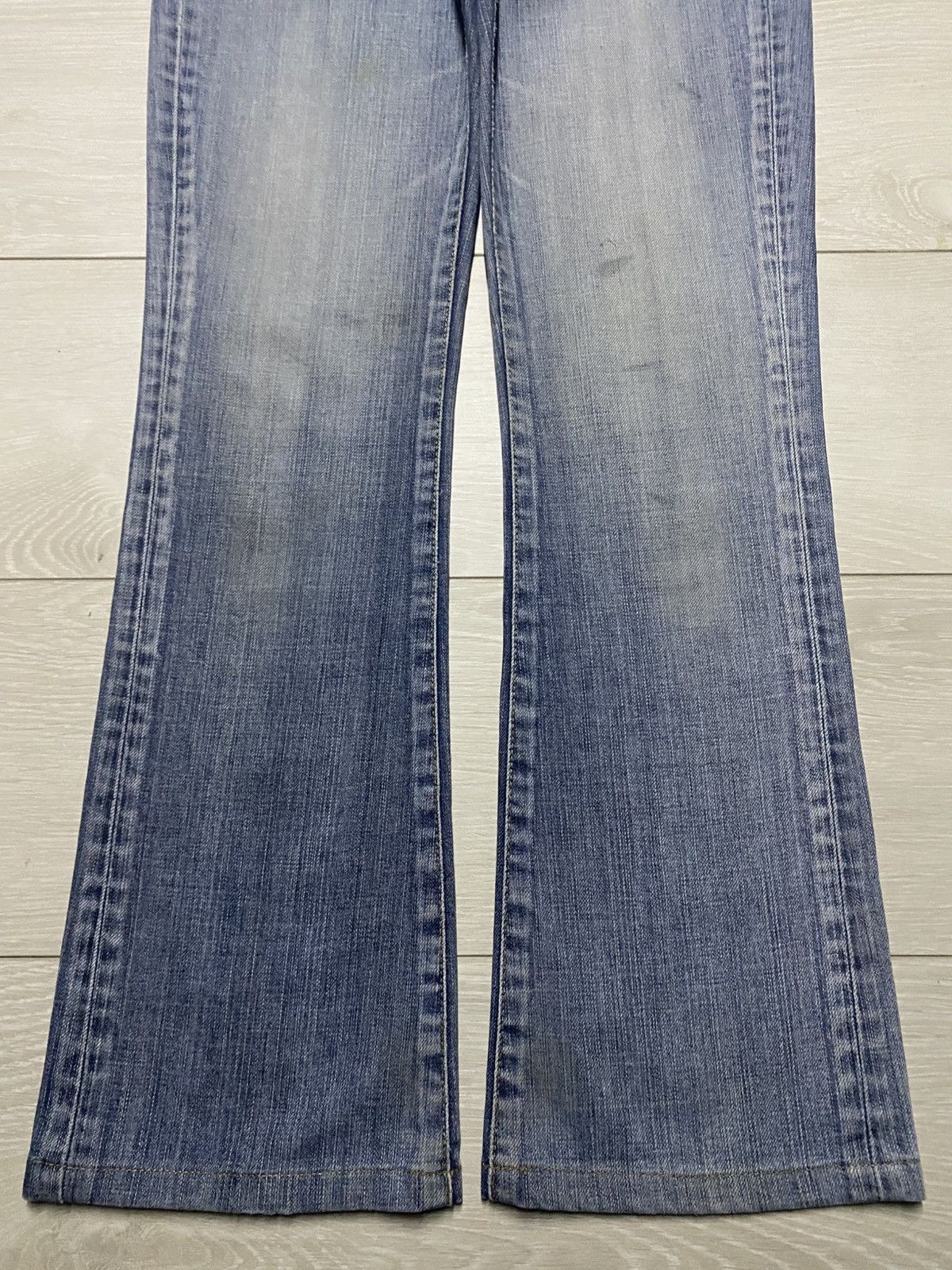 Burberry Vintage Burberry Blue Label Faded Wash Flare Woman Jeans Size US 28 / EU 44 - 5 Thumbnail