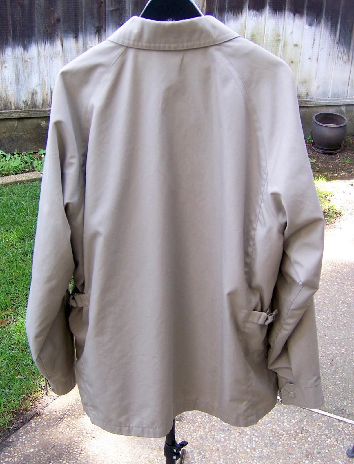 London Fog Vintage London Fog Men's Short Trench/Car Coat - 44R - Lined Size US L / EU 52-54 / 3 - 4 Thumbnail