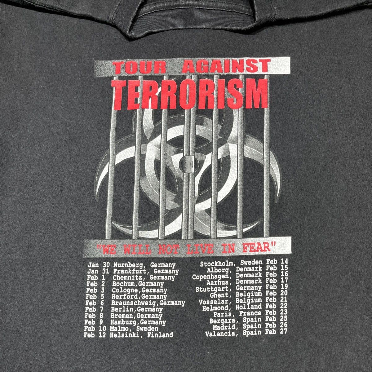 Band Tees 2002 Biohazard “Tour Against Terrorism” Size US L / EU 52-54 / 3 - 4 Thumbnail