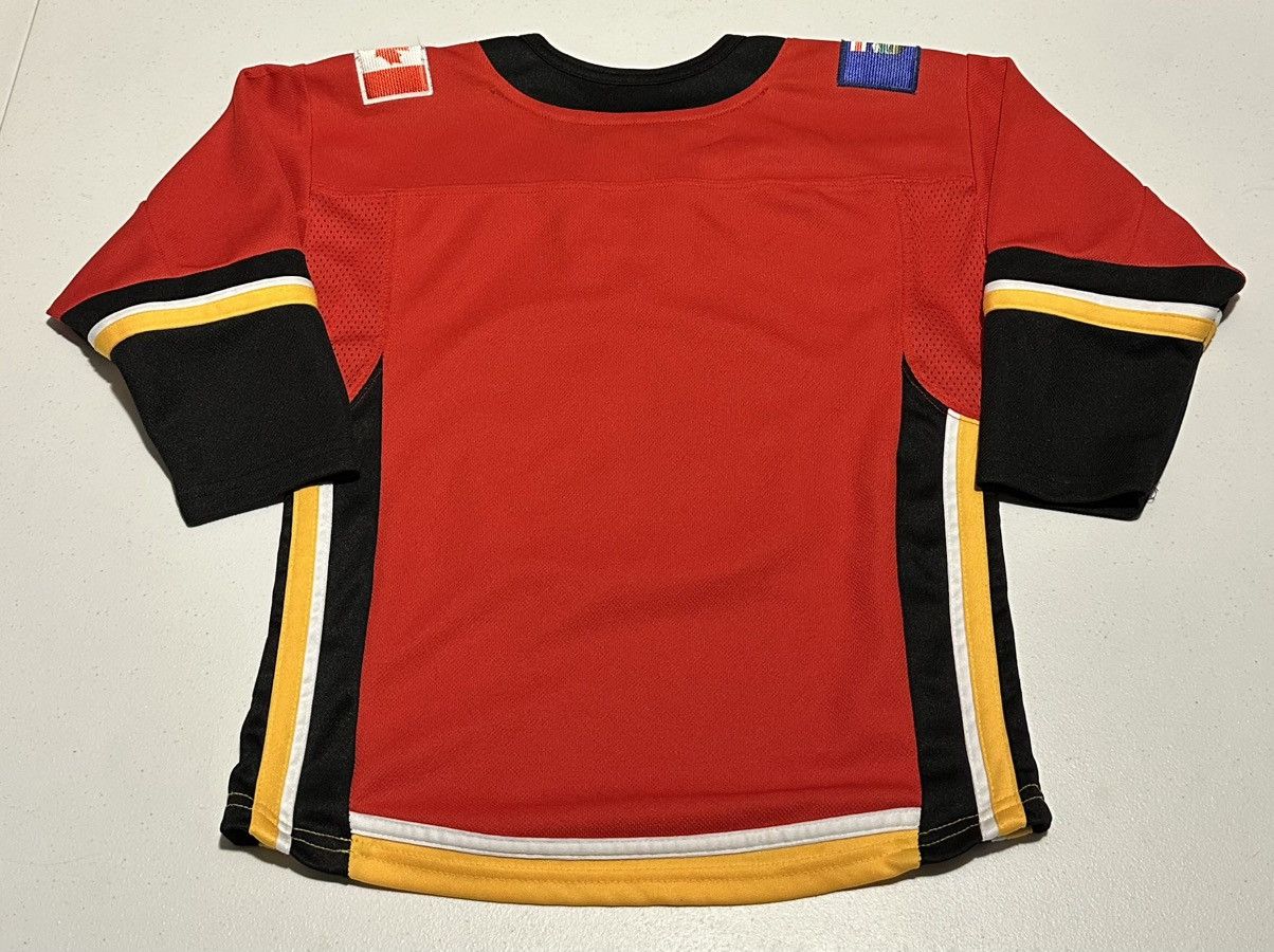 NHL Vintage Y2K Calgary Flames kids NHL hockey jersey sz (4-7) Size US XXS / EU 40 - 3 Thumbnail