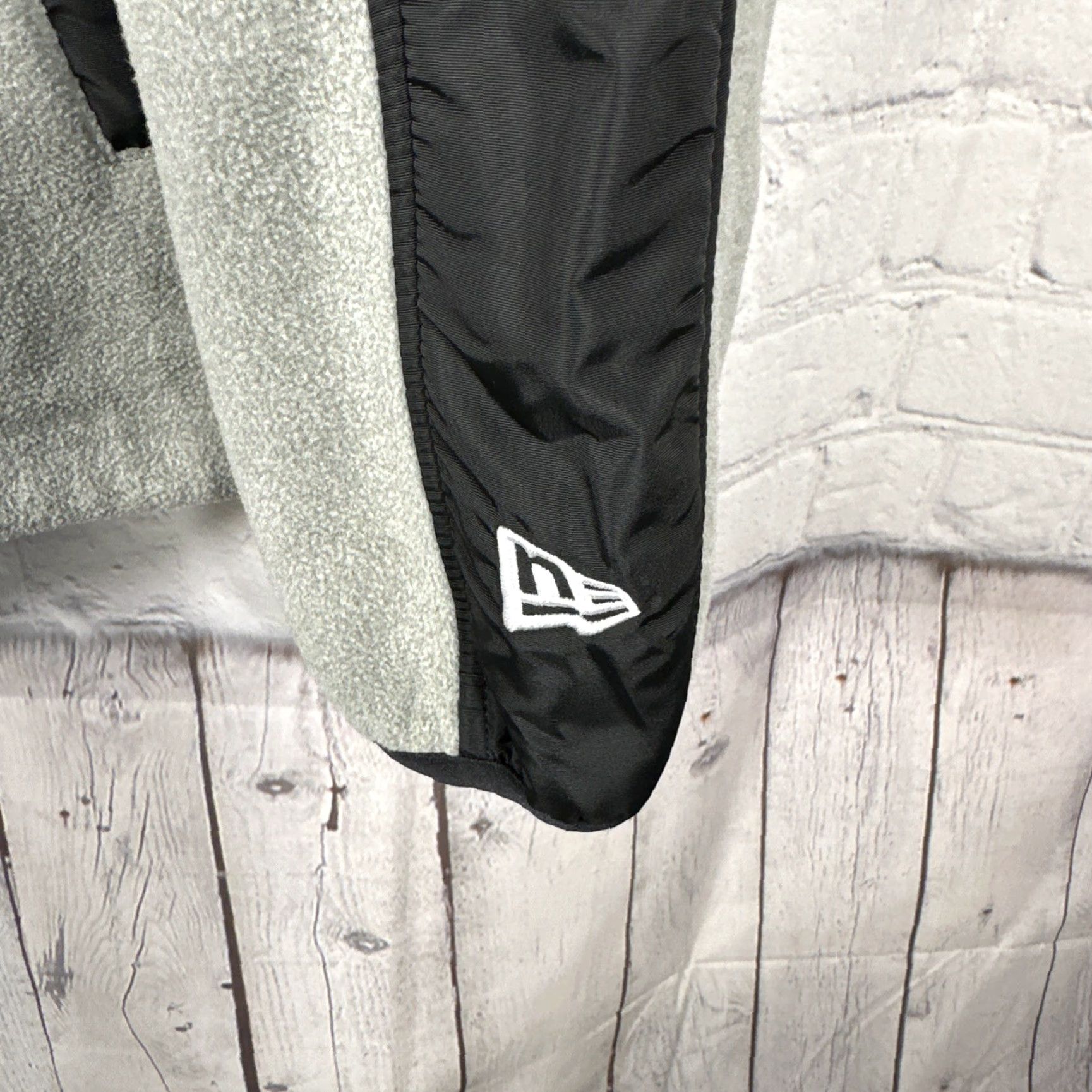 New Era New Era Atlanta Braves Quarter Zip Colorblock Pullover Sweatshirt Men M Gray Fleece Baseball Pockets Size US M / EU 48-50 / 2 - 3 Thumbnail