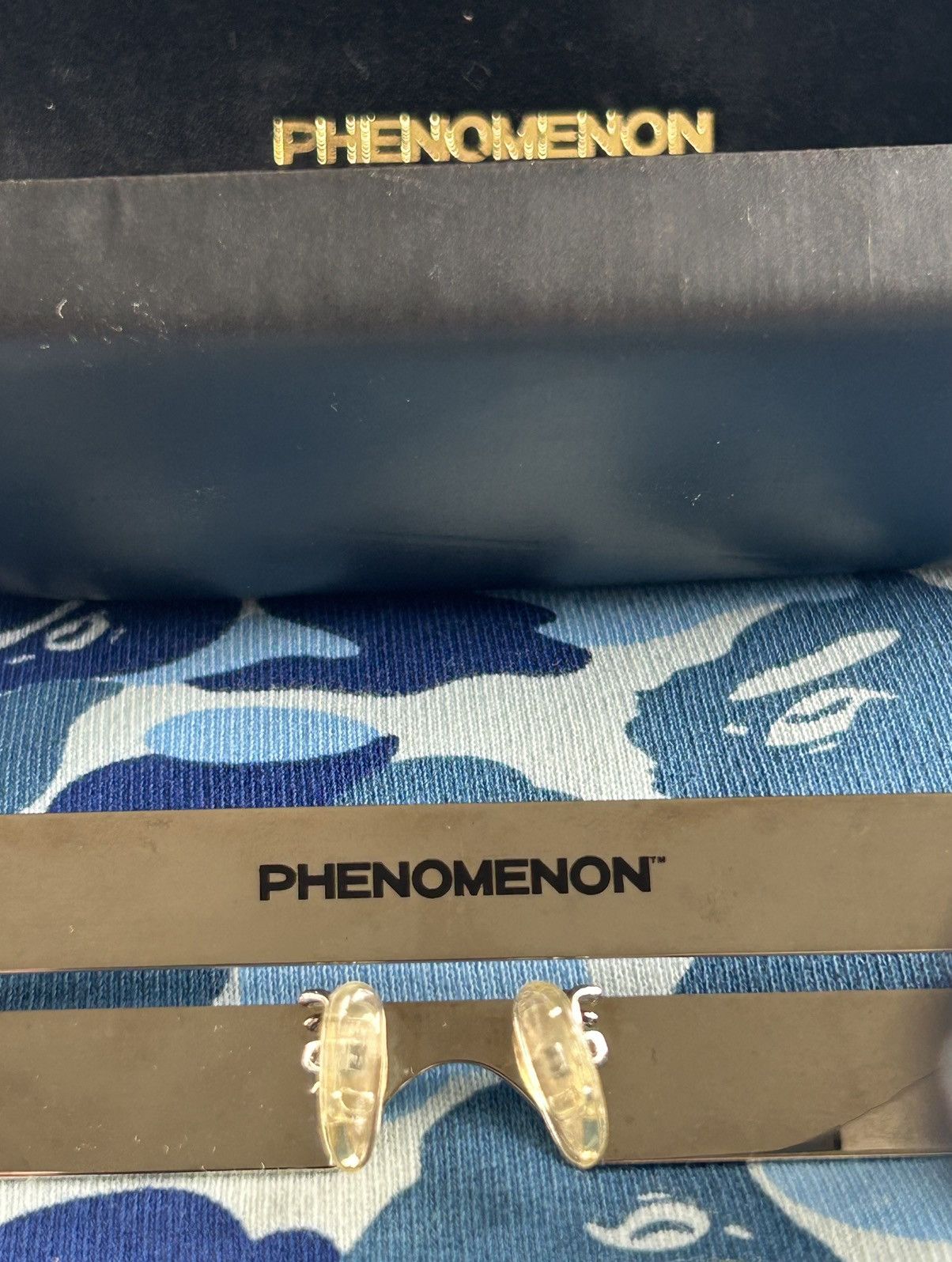 Phenomenon Cutting Shaze Glasses with Case Rare